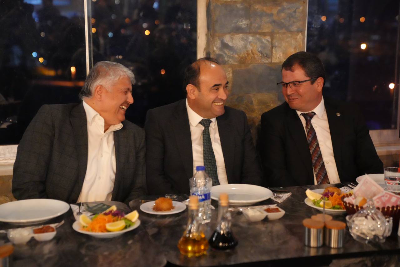 Başkan Akdeni̇zli̇, Mhp Teşki̇latinin Yemeği̇ne Katildi (8)