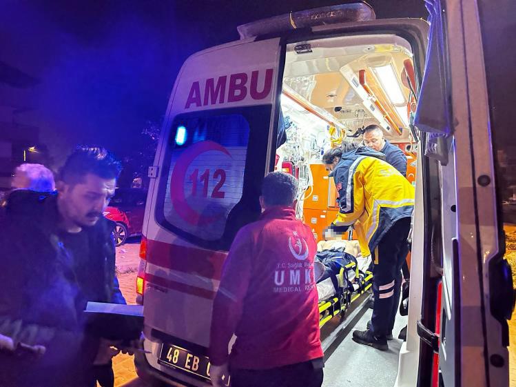 Bıçaklı Kavgada 16 Yaşındaki Genç Yaralandı (2)
