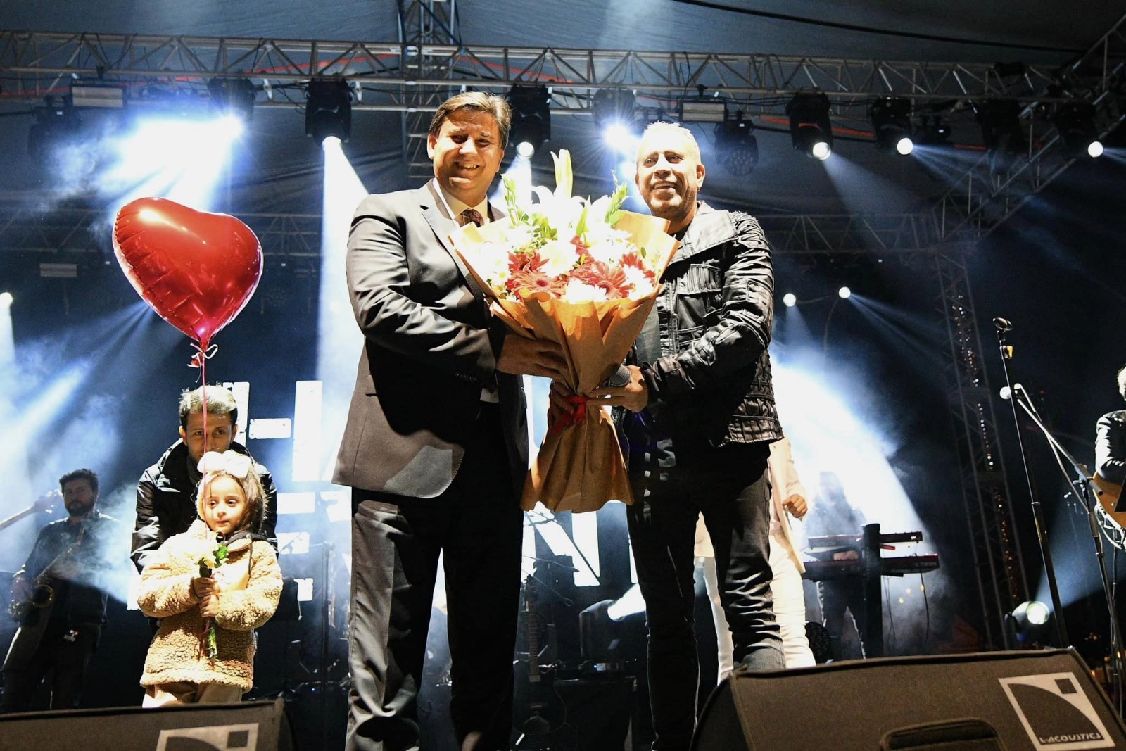 Fethiye ‘De Sevgililer Günü Haluk Levent Konseriyle Kutlandı (10)