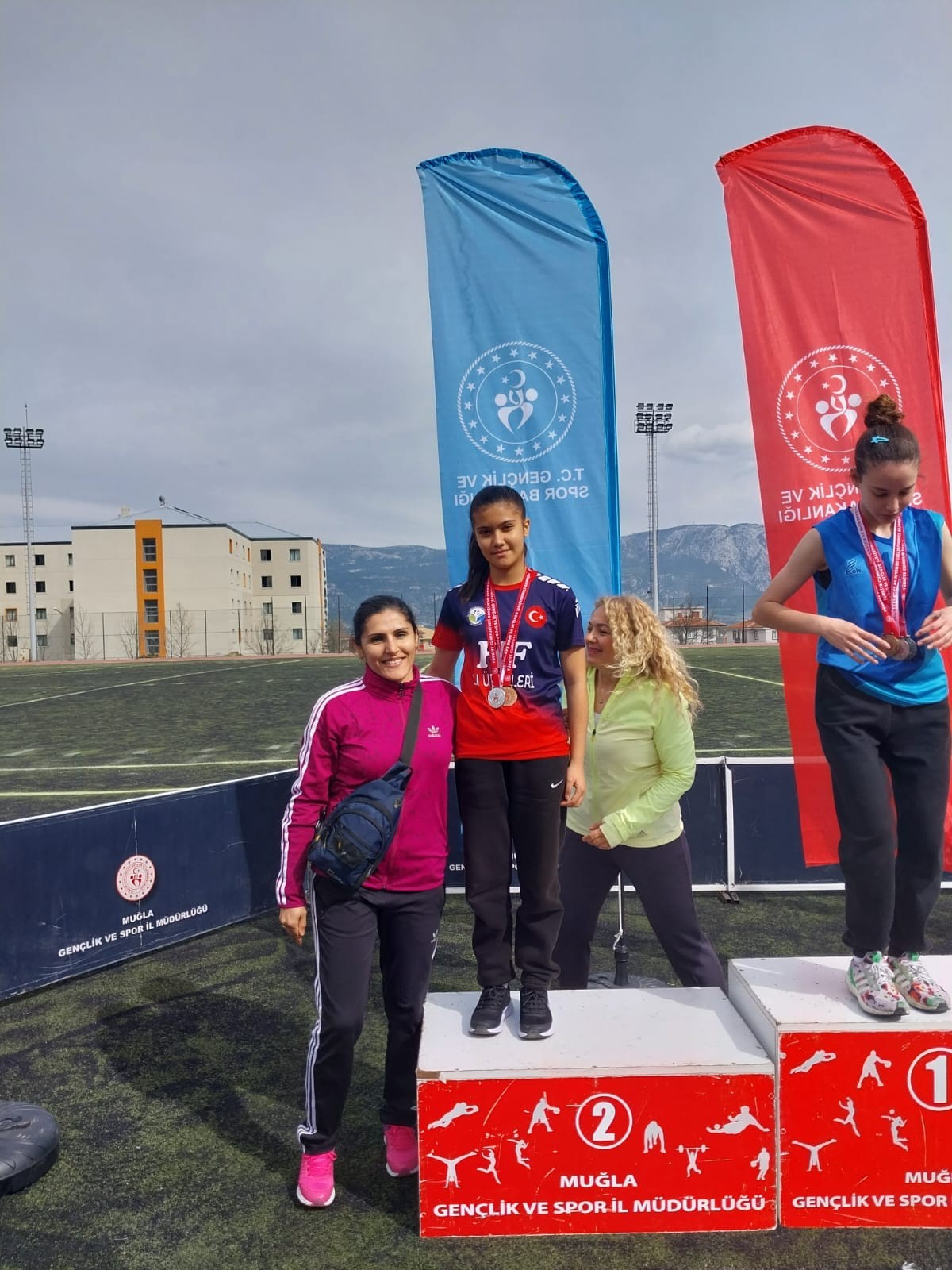 Seydikemer’deki Okullar Atletizm Yarışmasında Başarılı Oldu (2)