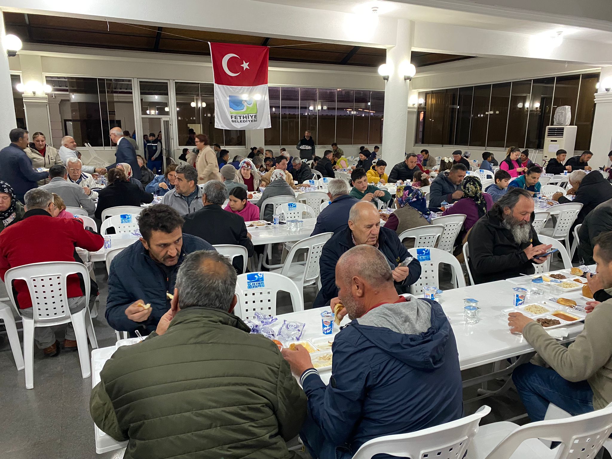 Çatalarık Sosyal Tesisleri’nde İlk İftar Açıldı