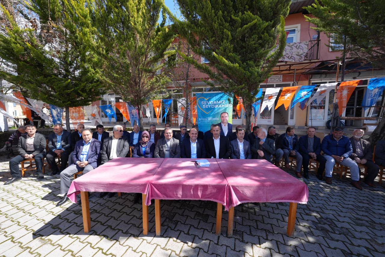 Akdeni̇zli̇, Karadere'de Vatandaşlarla İftar Sofrasinda Bi̇r Araya Geldi̇ (12)