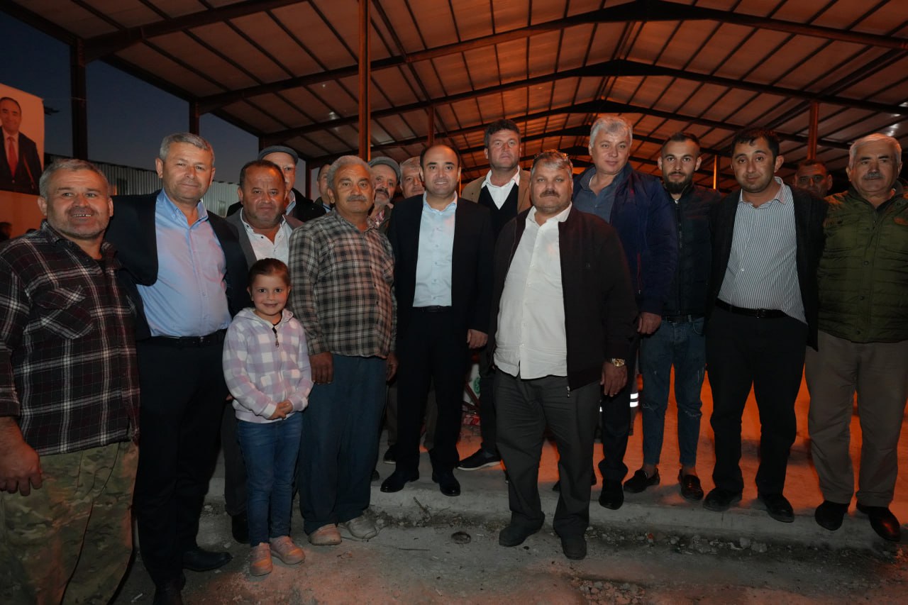 Akdeni̇zli̇, Karadere'de Vatandaşlarla İftar Sofrasinda Bi̇r Araya Geldi̇ (3)