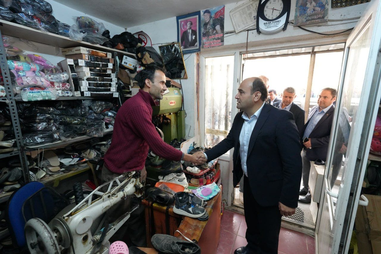 Akdeni̇zli̇, Karadere'de Vatandaşlarla İftar Sofrasinda Bi̇r Araya Geldi̇ (7)