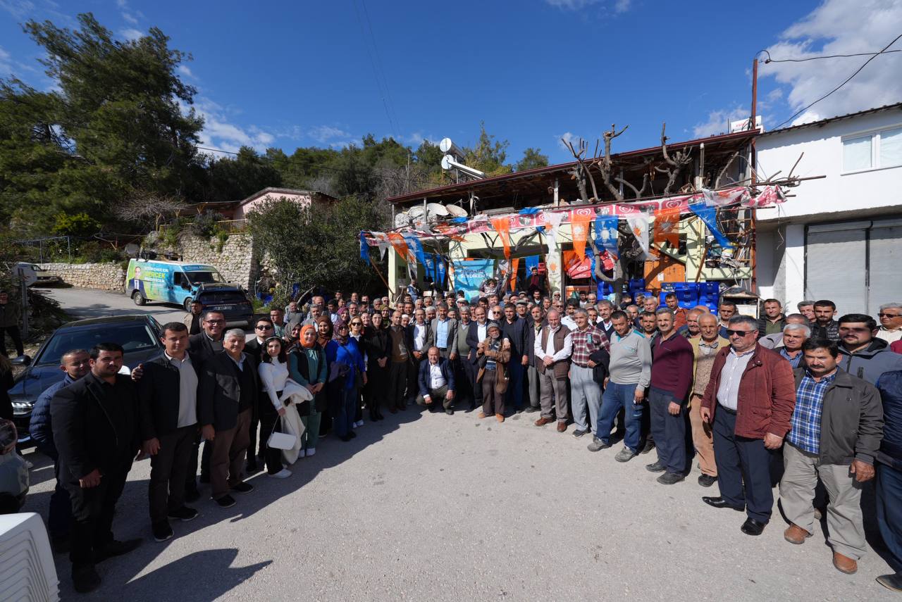 Akdeni̇zli̇, Karadere'de Vatandaşlarla İftar Sofrasinda Bi̇r Araya Geldi̇ (9)