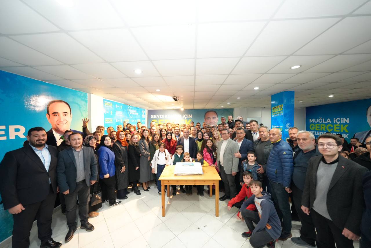 Akdeni̇zli̇’ye 1’İnci̇ Yil Dönümü Sürpri̇zi̇ (1)