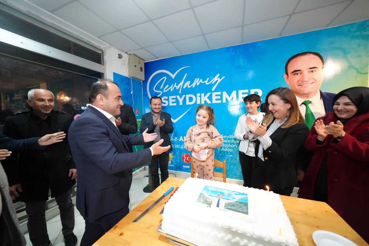 Akdeni̇zli̇’ye 1’İnci̇ Yil Dönümü Sürpri̇zi̇ (3)