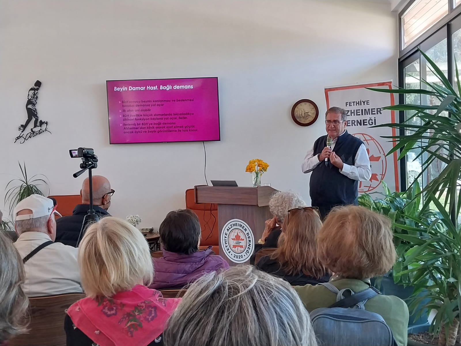 Alzheimer Derneği'nde Anlamlı Seminer (3)