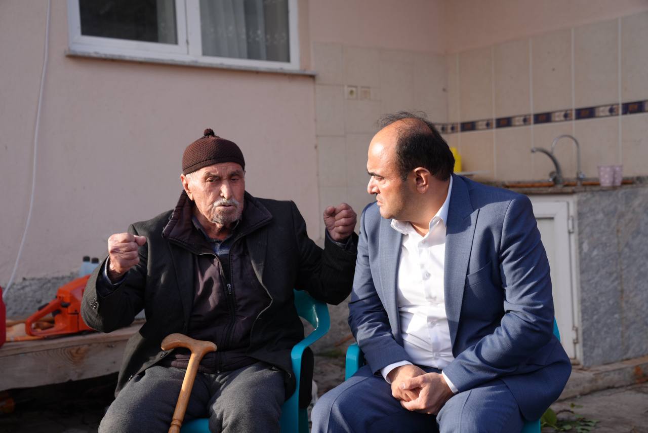 Başkan Akdeni̇zli̇ Firtinadan Zarar Gören Vatandaşlari Zi̇yaret Etti̇ (10)