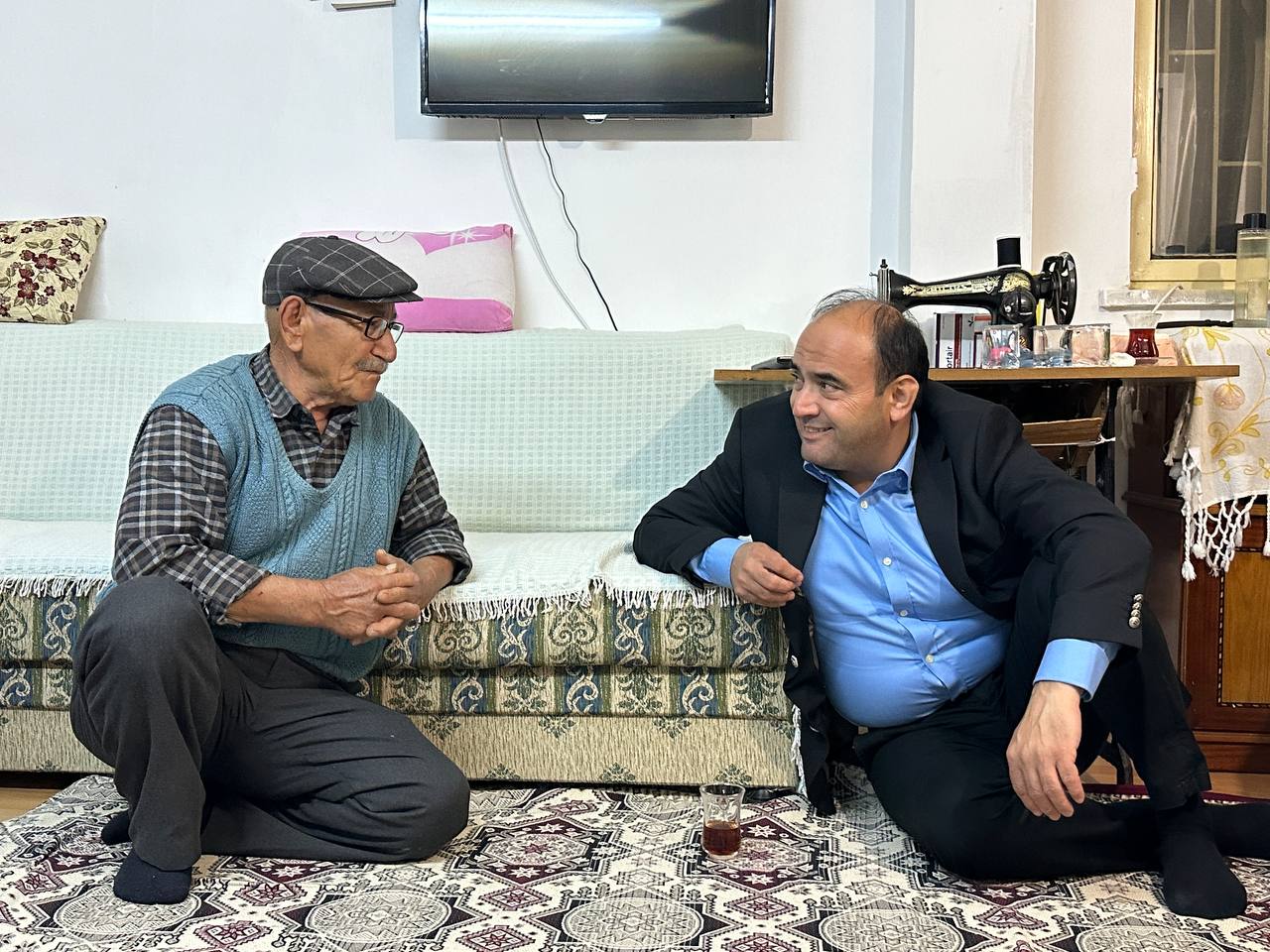 Başkan Akdeni̇zli̇, İftar Sofrasina Konuk Oldu (2)
