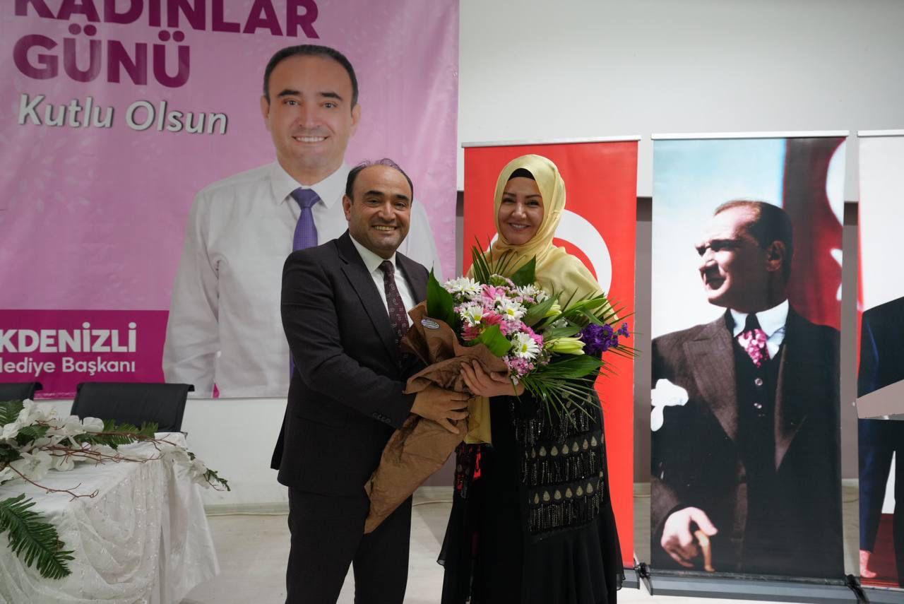 Başkan Akdeni̇zli̇ Kadinlarimiza Hak Etti̇ği̇ Değer Veri̇lmeli̇di̇r (1)