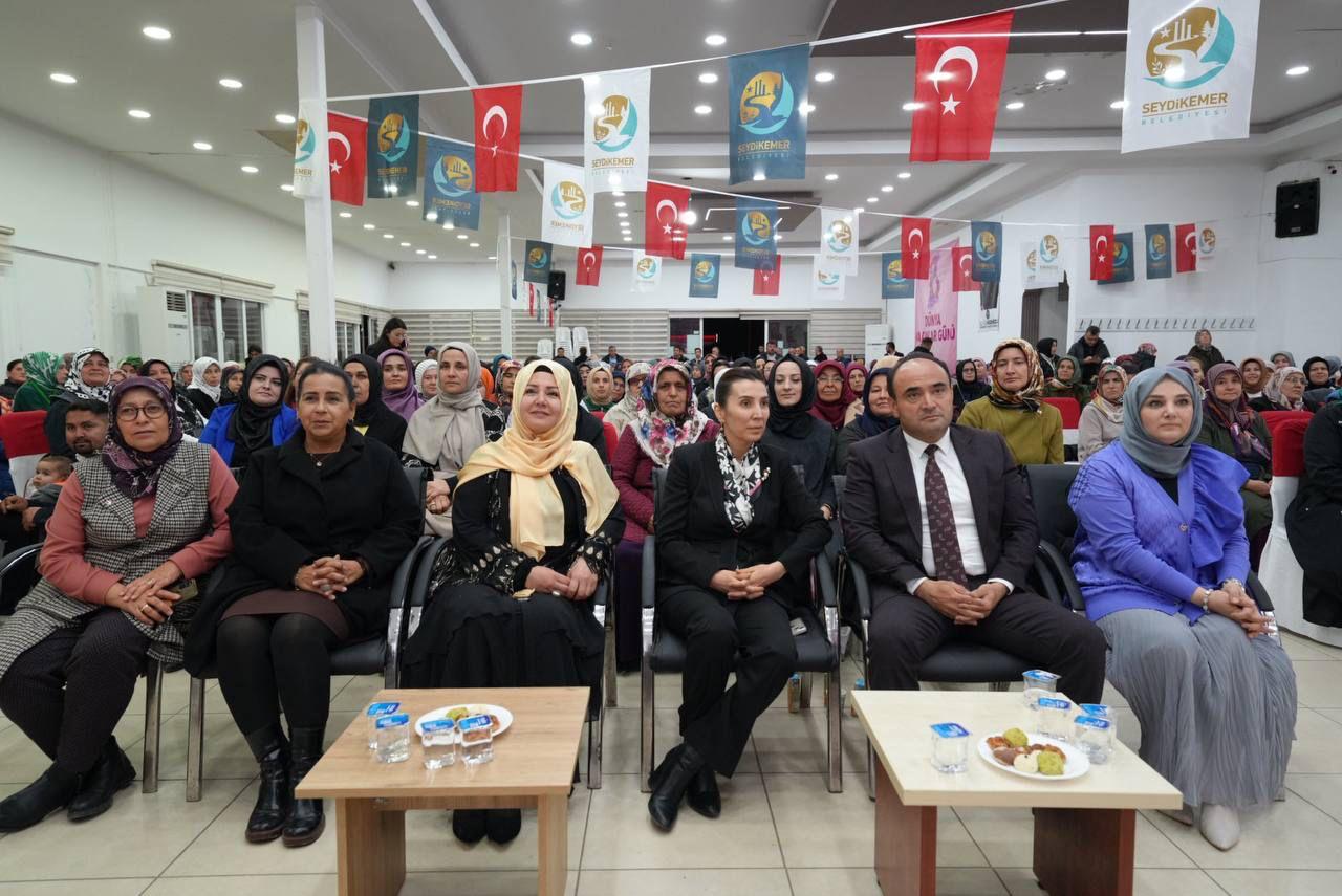 Başkan Akdeni̇zli̇ Kadinlarimiza Hak Etti̇ği̇ Değer Veri̇lmeli̇di̇r (4)