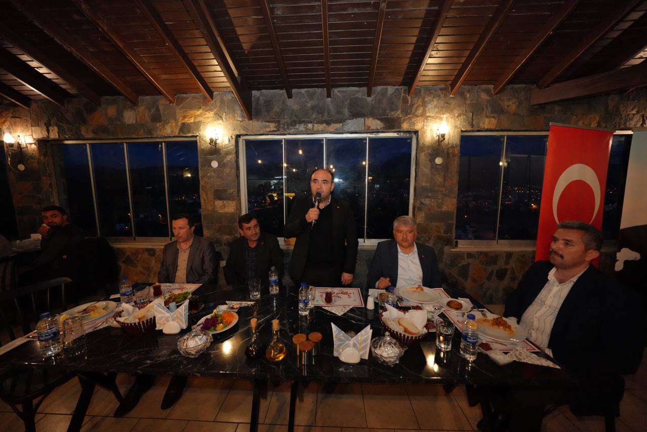 Başkan Akdeni̇zli̇ Muhtarlar Ve Stklar İle İftarda Buluştu (1)