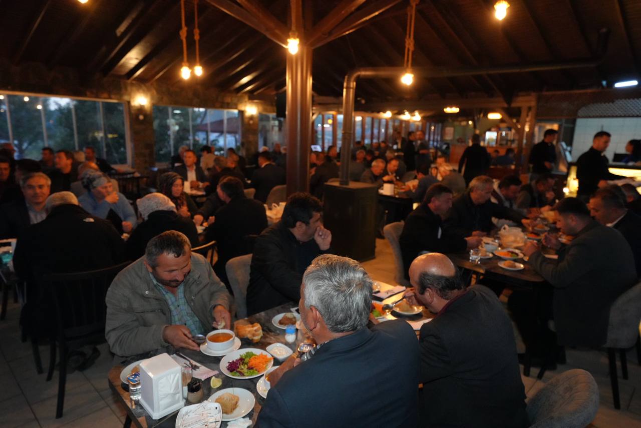 Başkan Akdeni̇zli̇ Muhtarlar Ve Stklar İle İftarda Buluştu (5)