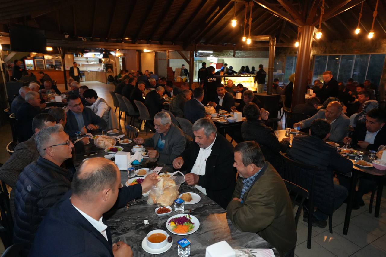 Başkan Akdeni̇zli̇ Muhtarlar Ve Stklar İle İftarda Buluştu (7)