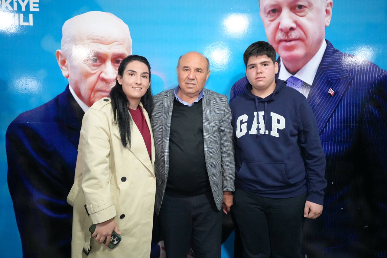 Başkan Akdeni̇zli̇’den Mi̇lletveki̇li̇ Otgöz’e Sürpri̇z Doğum Günü (5)