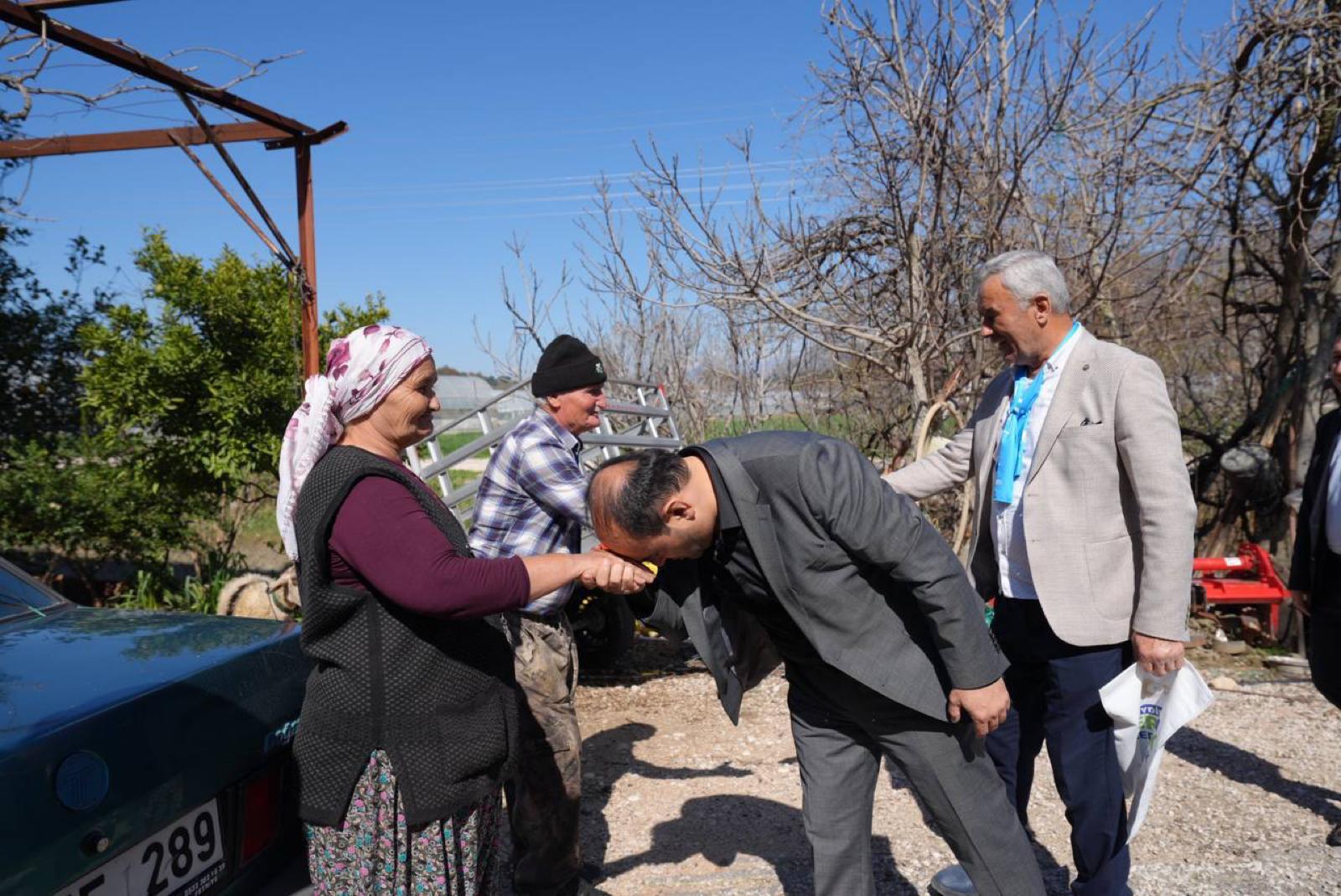 Başkan Akdeni̇zli̇’ye Teveccüh Her Geçen Gün Artiyor (2)