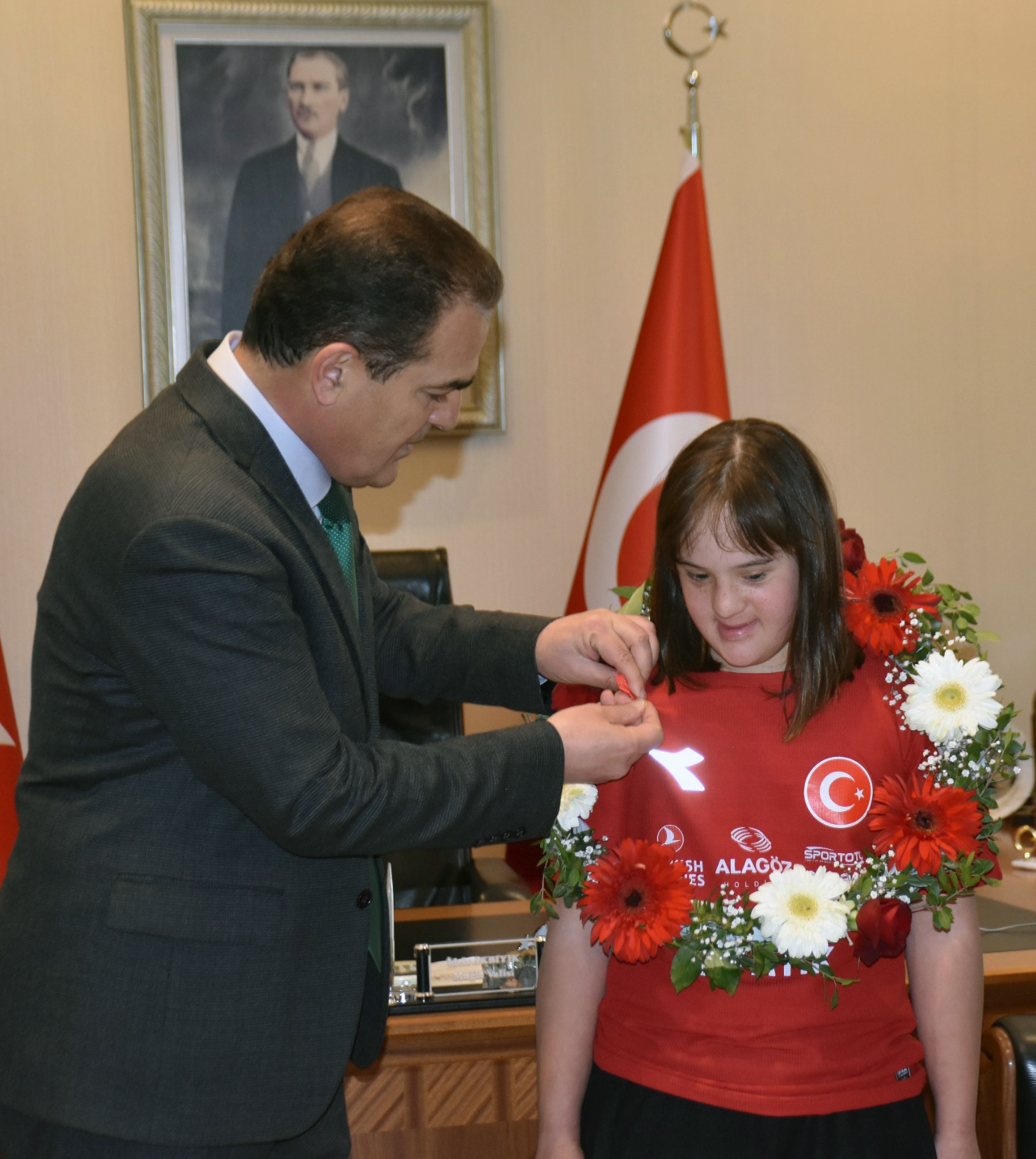 Dünya İkincisi Ve Üçüncüsü Milli Yüzücü Oral’a Özel Karşılama (2)