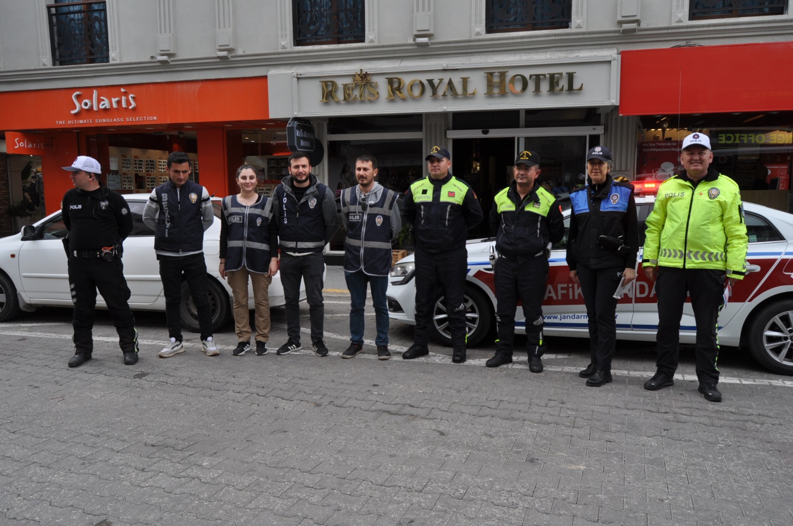 Fethiye’de Polis Ve Jandarma’dan “Yayalara Öncelik” Bilgilendirmesi (3)