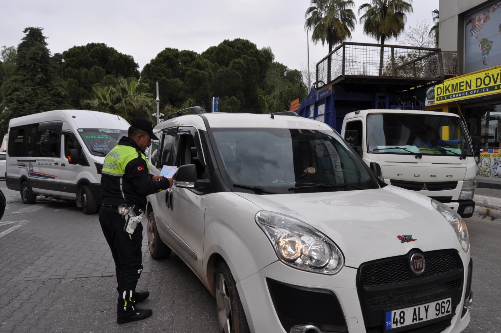 Fethiye’de Polis Ve Jandarma’dan “Yayalara Öncelik” Bilgilendirmesi (8)