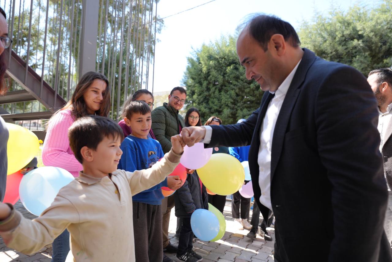 Herkesi̇n Başkani Akdeni̇zli̇, Özel Öğrenci̇leri̇n Kalpleri̇ni̇ Fethetti̇ (12)