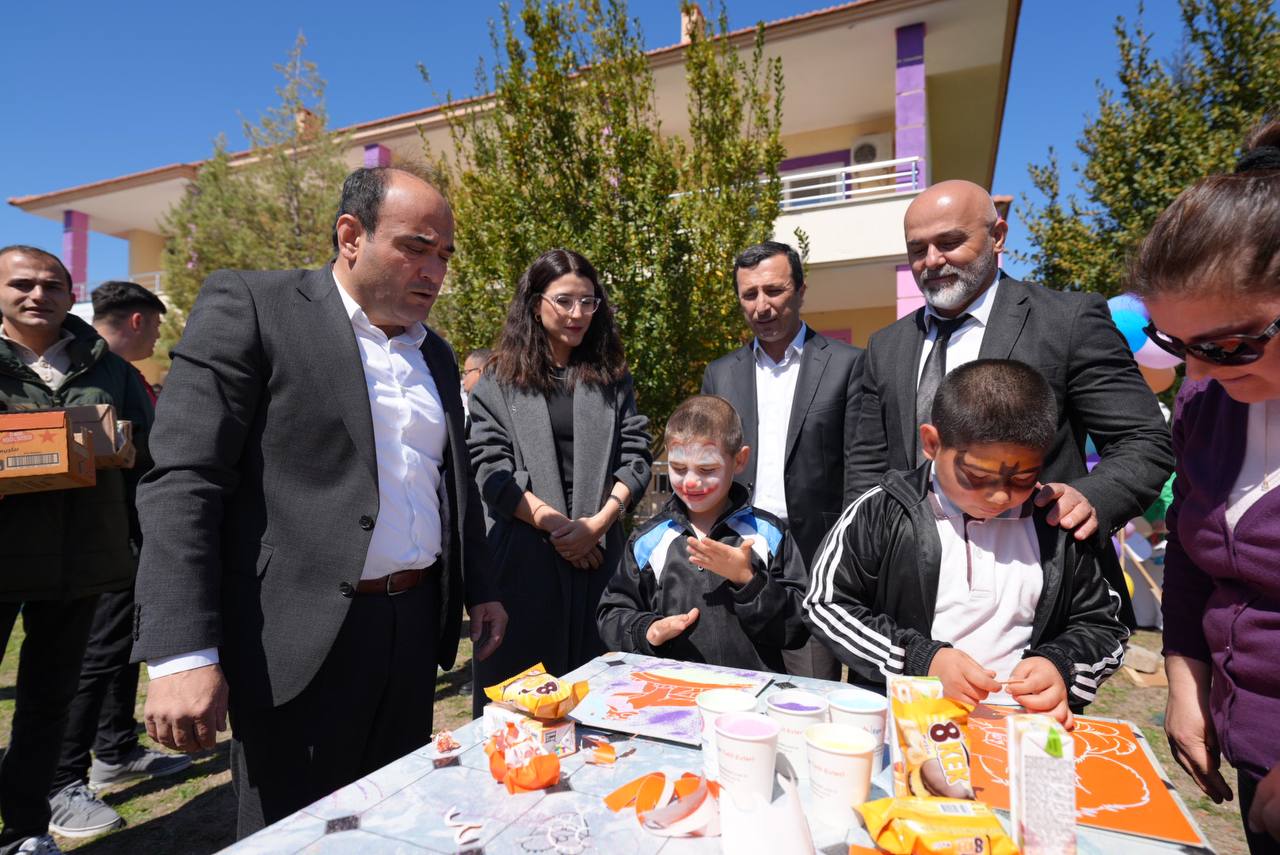 Herkesi̇n Başkani Akdeni̇zli̇, Özel Öğrenci̇leri̇n Kalpleri̇ni̇ Fethetti̇ (6)