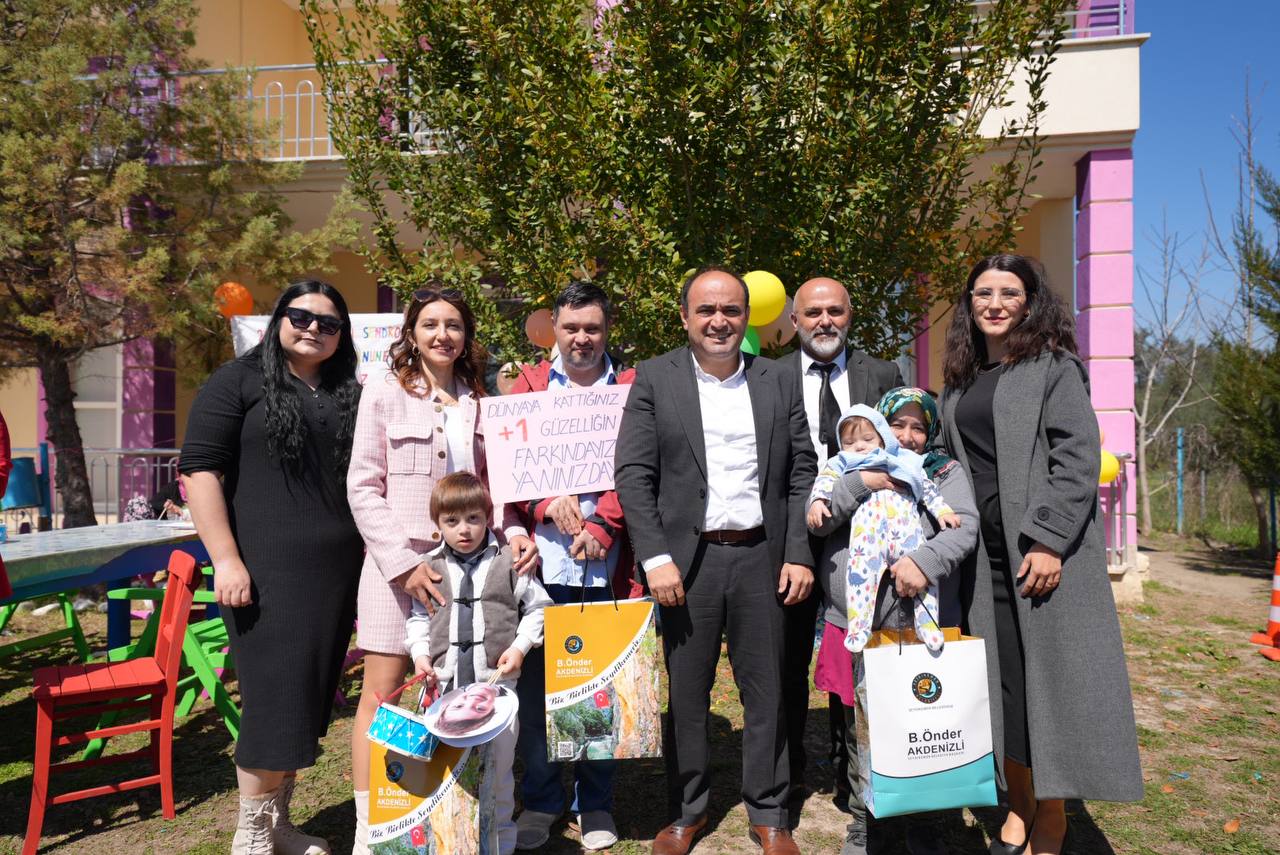 Herkesi̇n Başkani Akdeni̇zli̇, Özel Öğrenci̇leri̇n Kalpleri̇ni̇ Fethetti̇ (9)