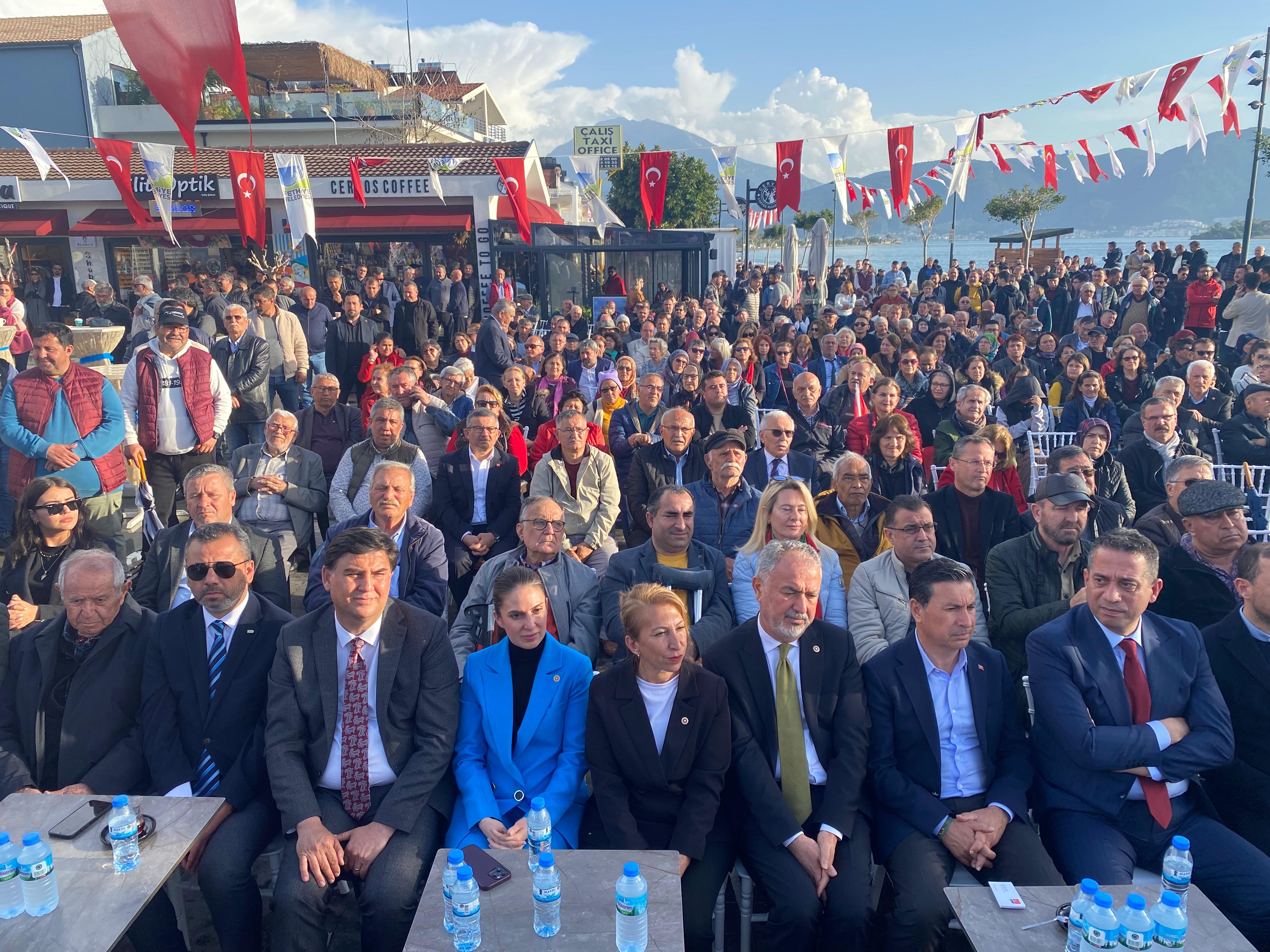 Hizmet Tanıtım Toplantısına Yoğun Katılım Oldu (10)
