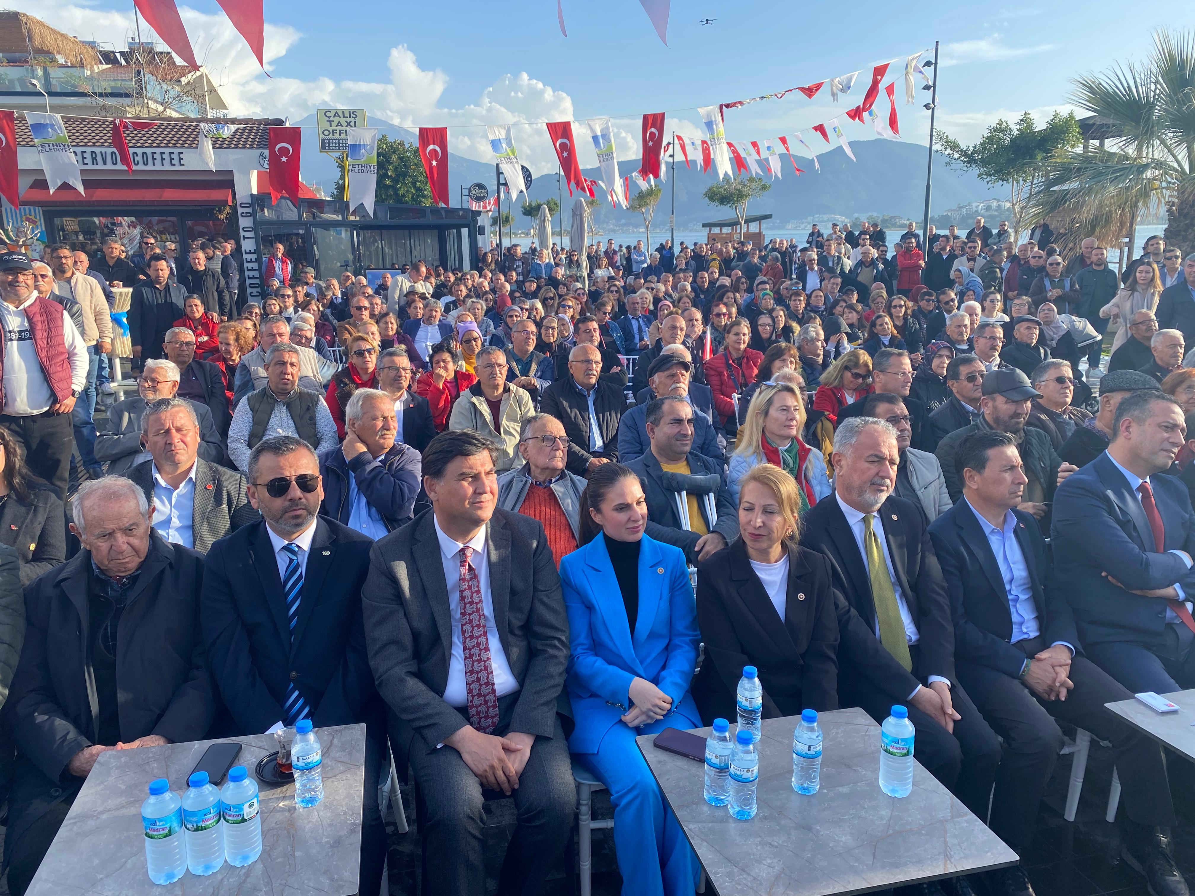 Hizmet Tanıtım Toplantısına Yoğun Katılım Oldu (15)