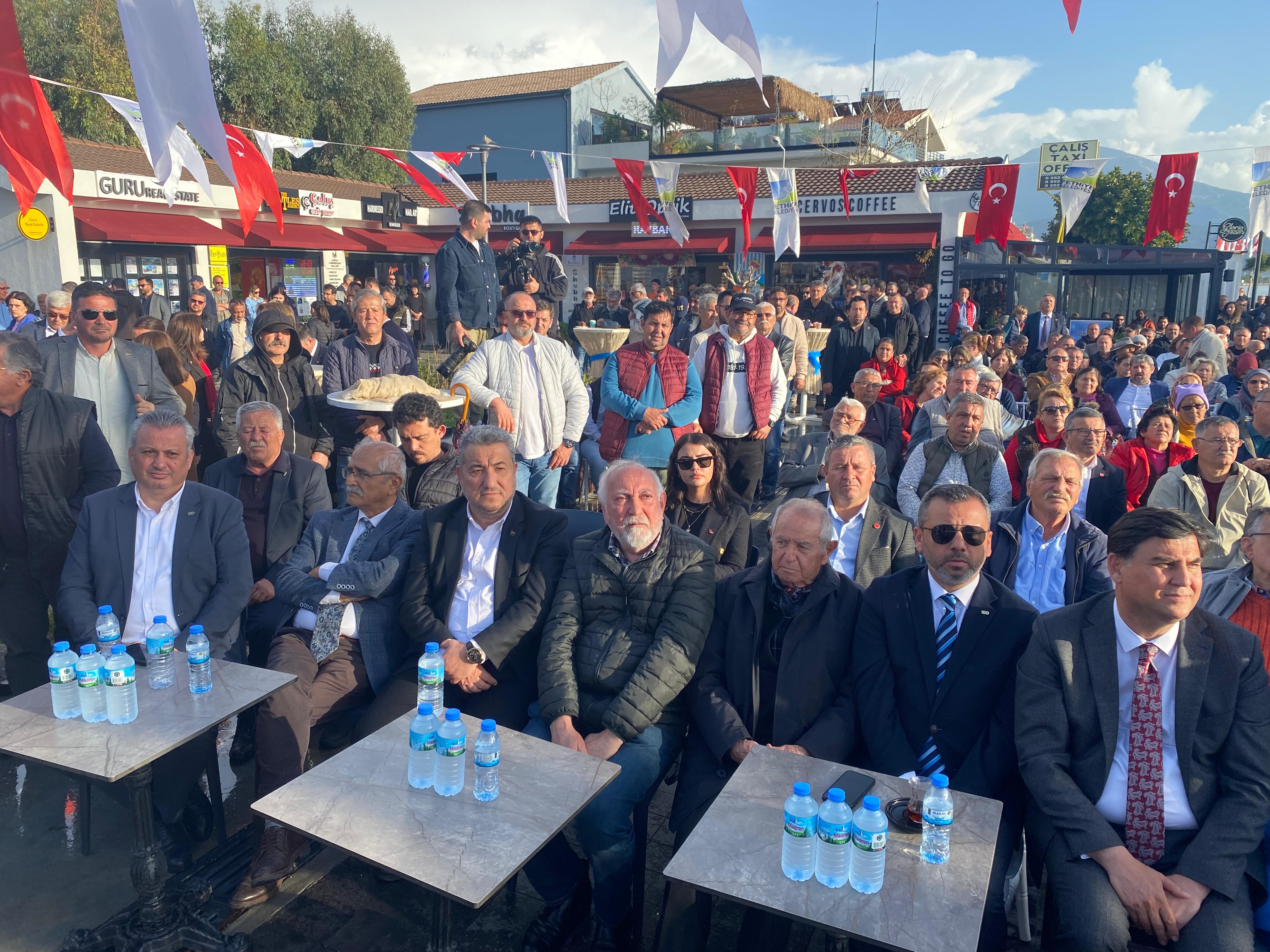 Hizmet Tanıtım Toplantısına Yoğun Katılım Oldu (16)