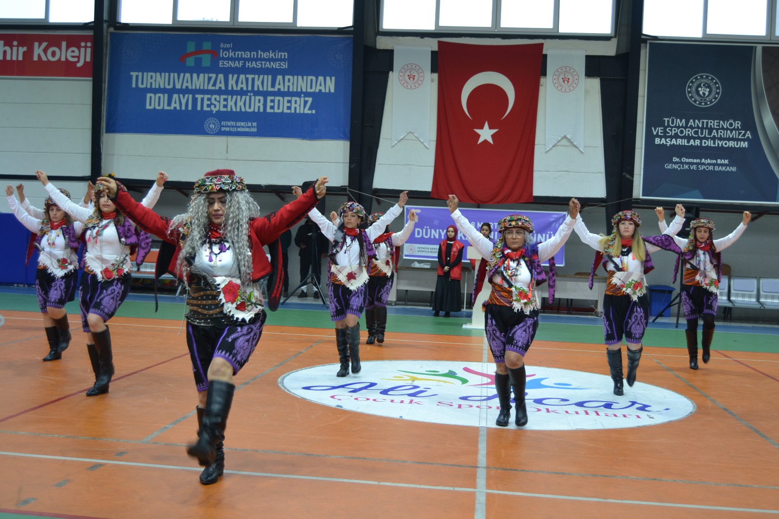 Kadınlar Günü Spor Şenlikleriyle Kutlandı (10)