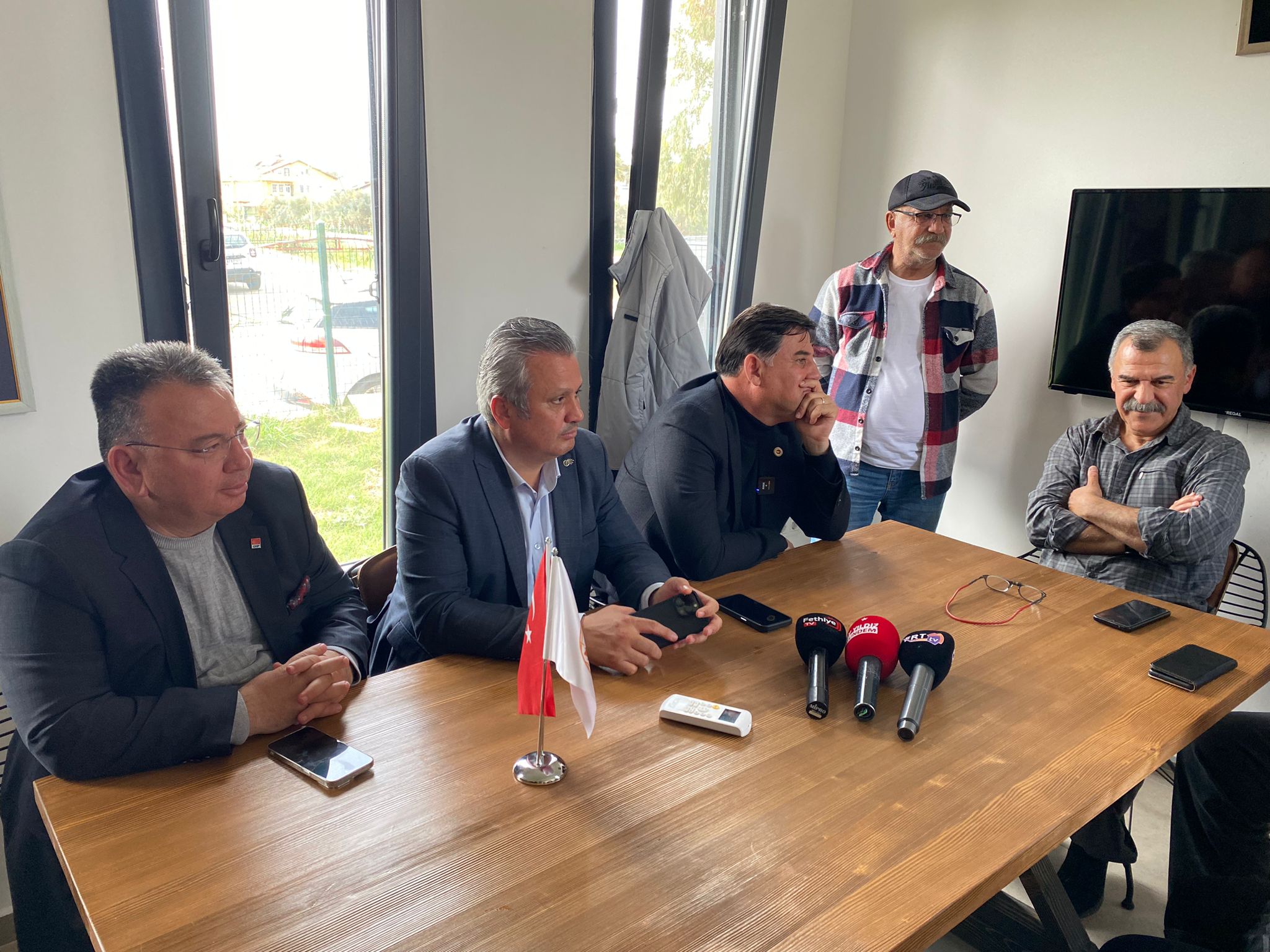 Karaca, Alzheimer Derneğini Ziyaret Etti (1)
