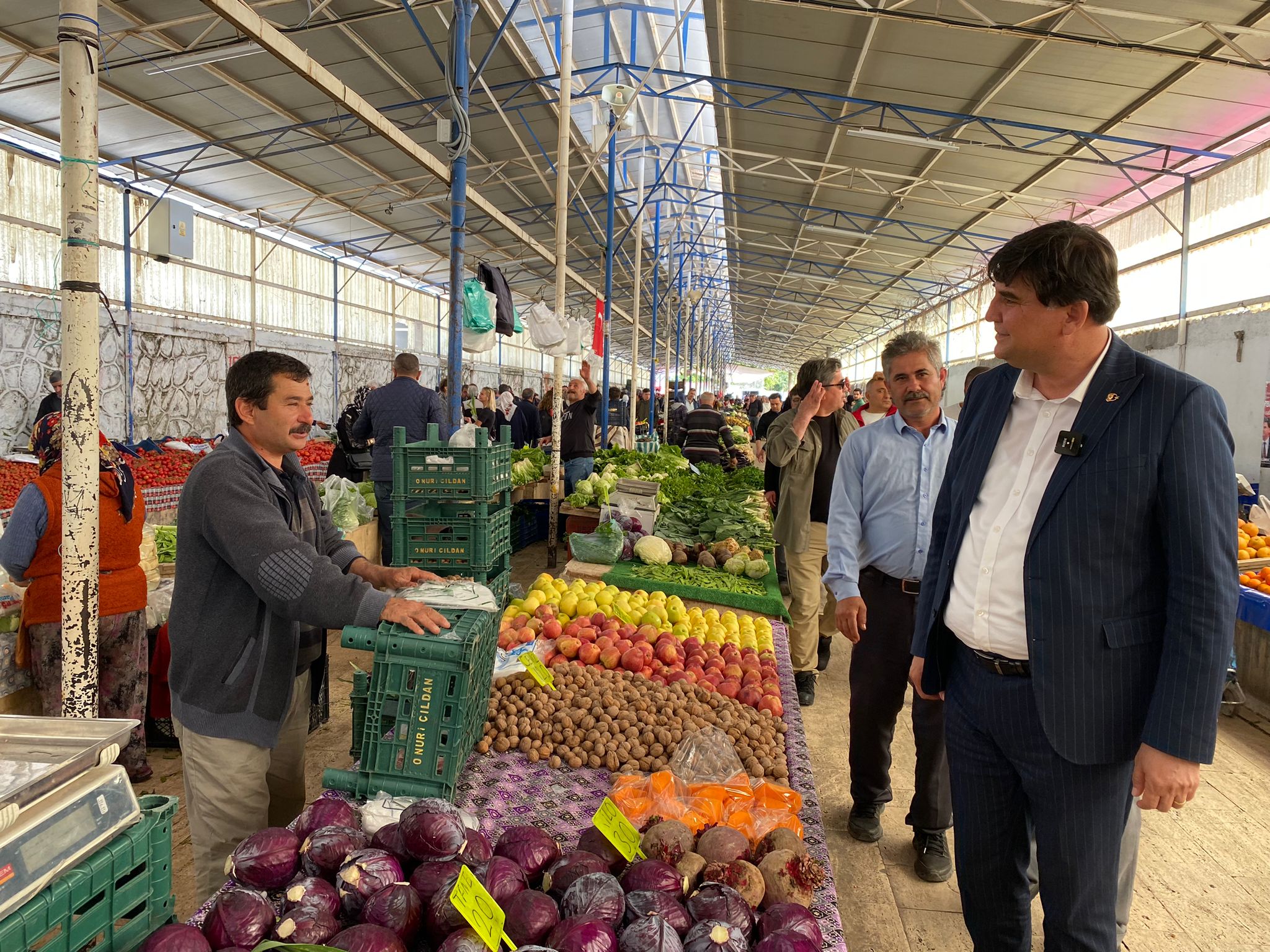 Karaca Salı Pazarı Esnafının Sorunlarını Dinledi (2)