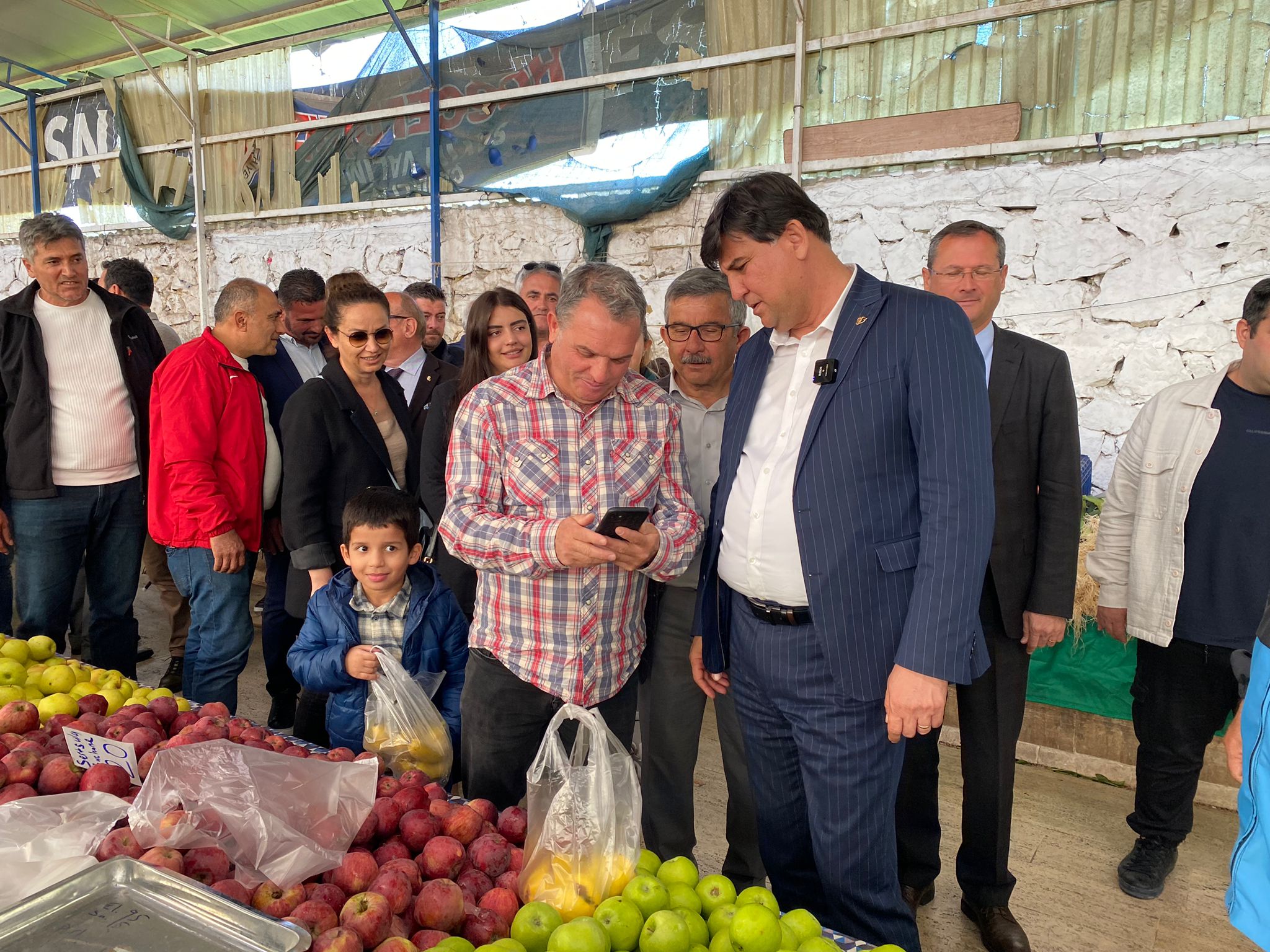 Karaca Salı Pazarı Esnafının Sorunlarını Dinledi (3)
