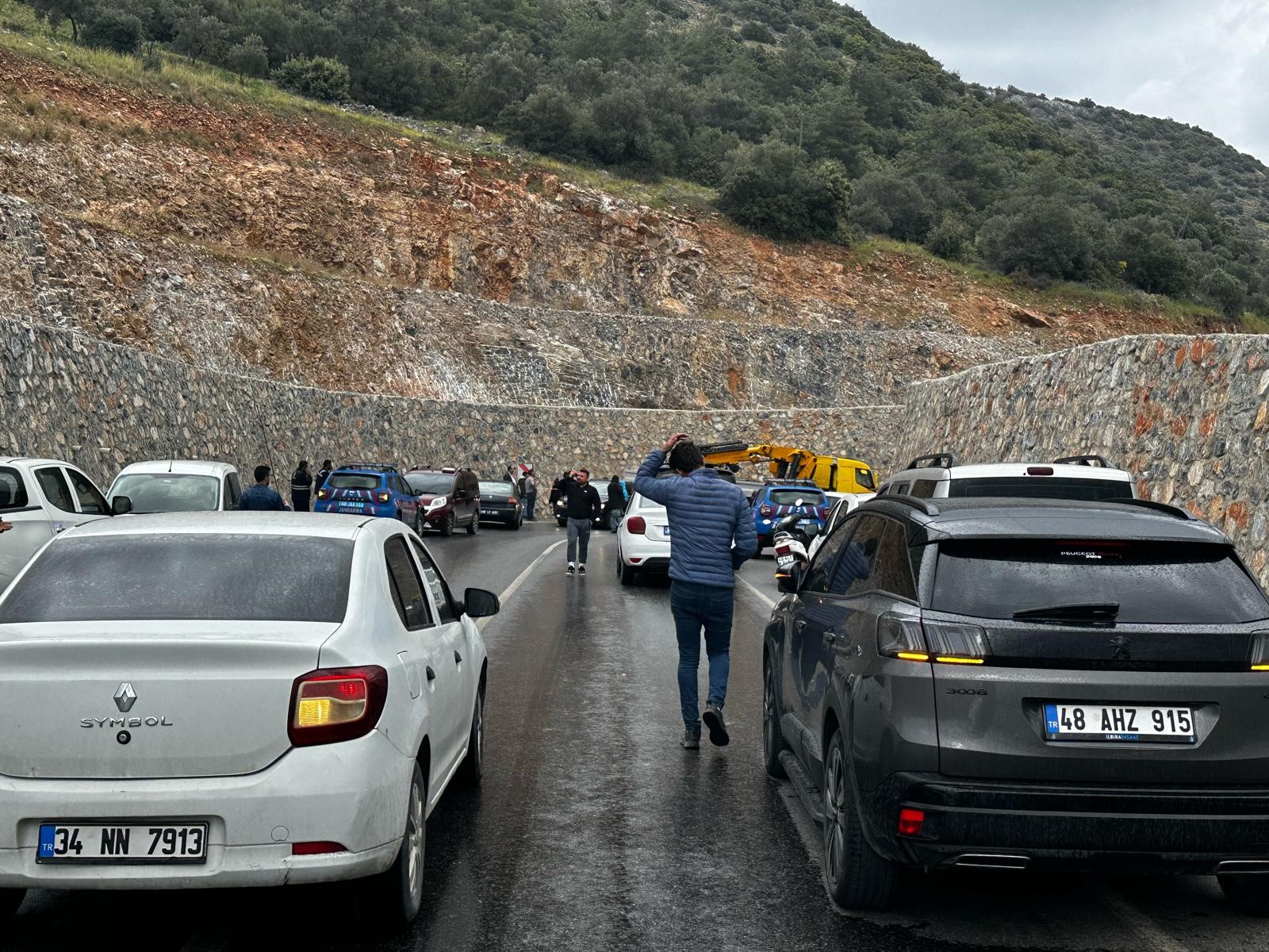Kaza Ölü (2)