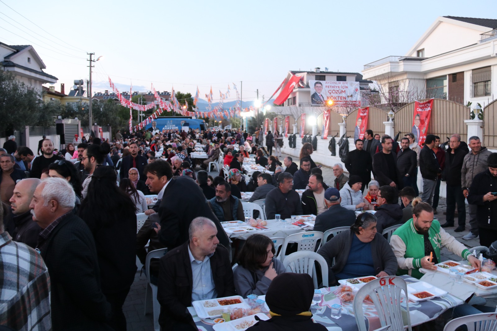Kökten, Fethiye'de 5 Bin Kişilik İftar Yemeği Verdi (27)