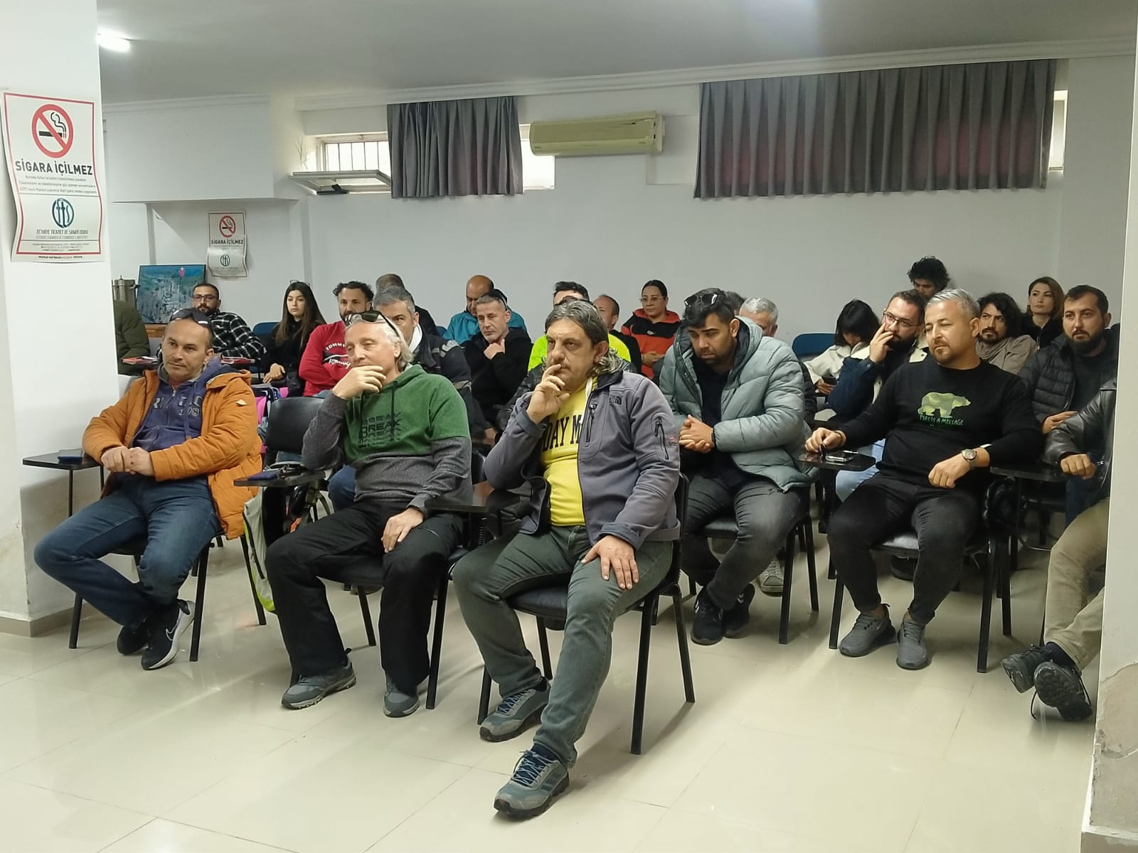 Kökten, Paraşüt Firmalarının Sorunlarını Dinledi (1)