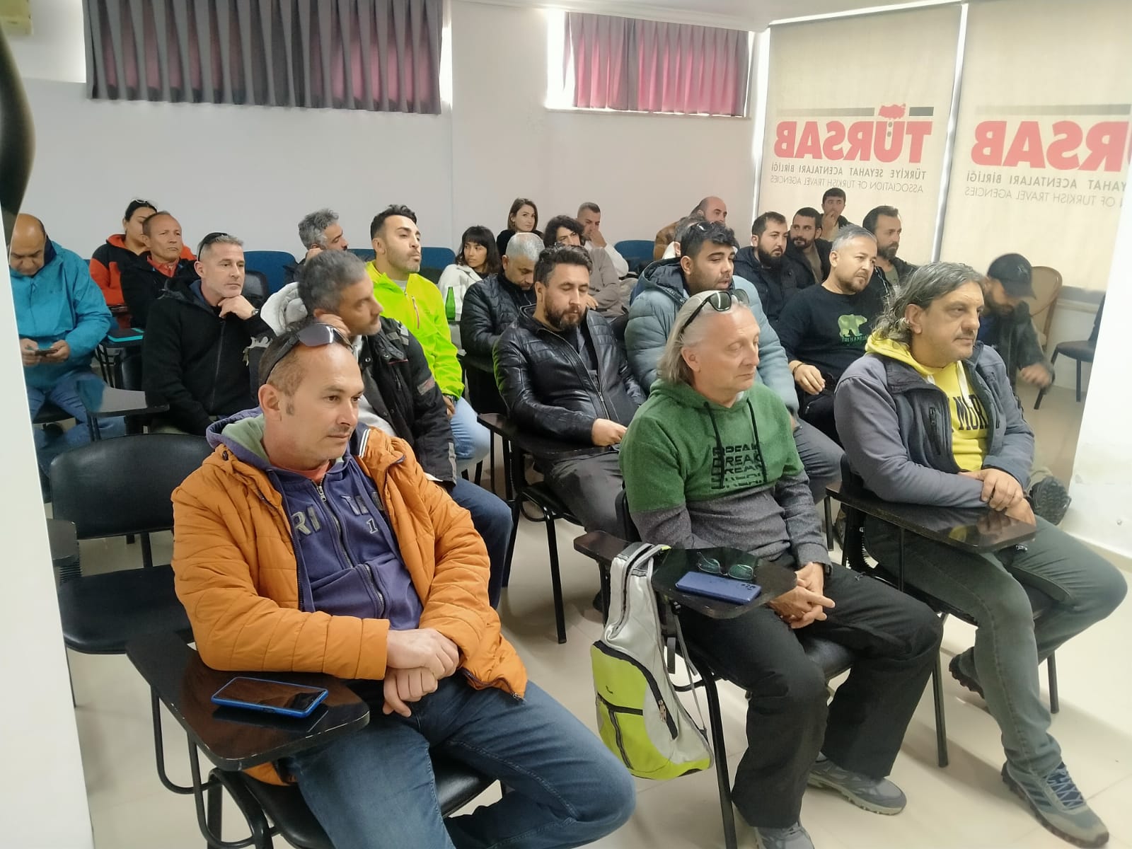 Kökten, Paraşüt Firmalarının Sorunlarını Dinledi (7)