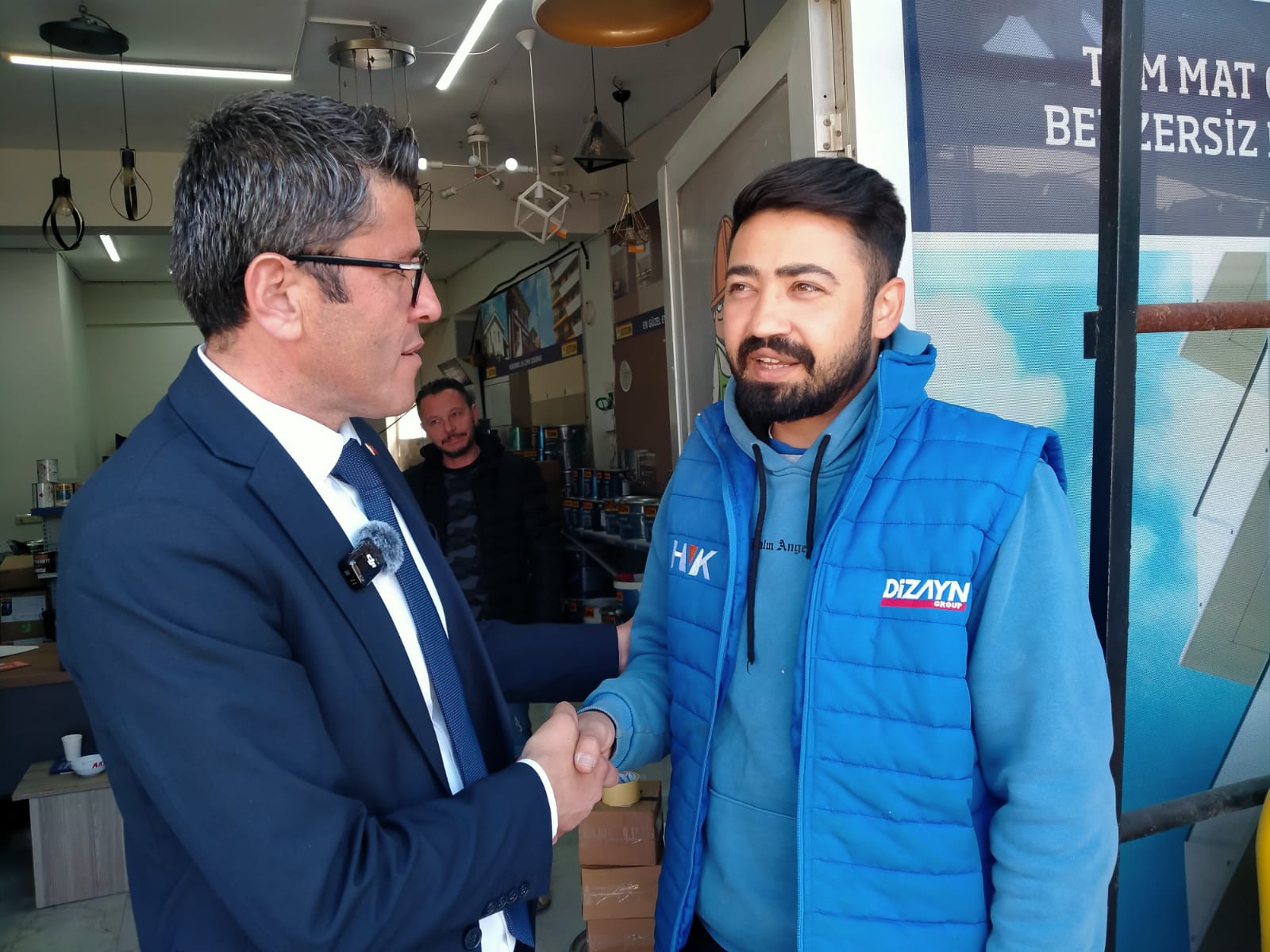 Kökten, Sürekli Haklın Arasında (12)