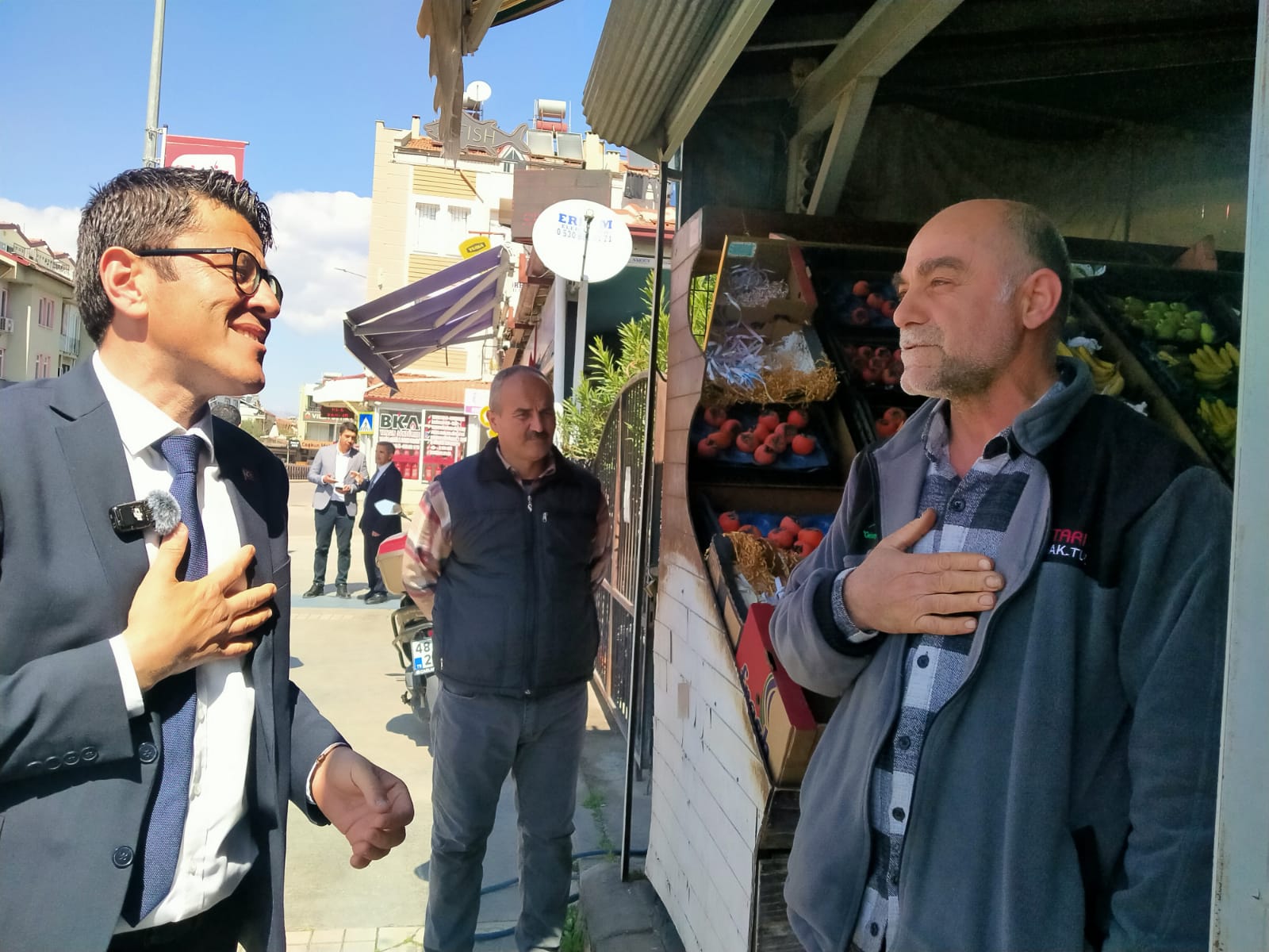 Kökten, Sürekli Haklın Arasında (5)