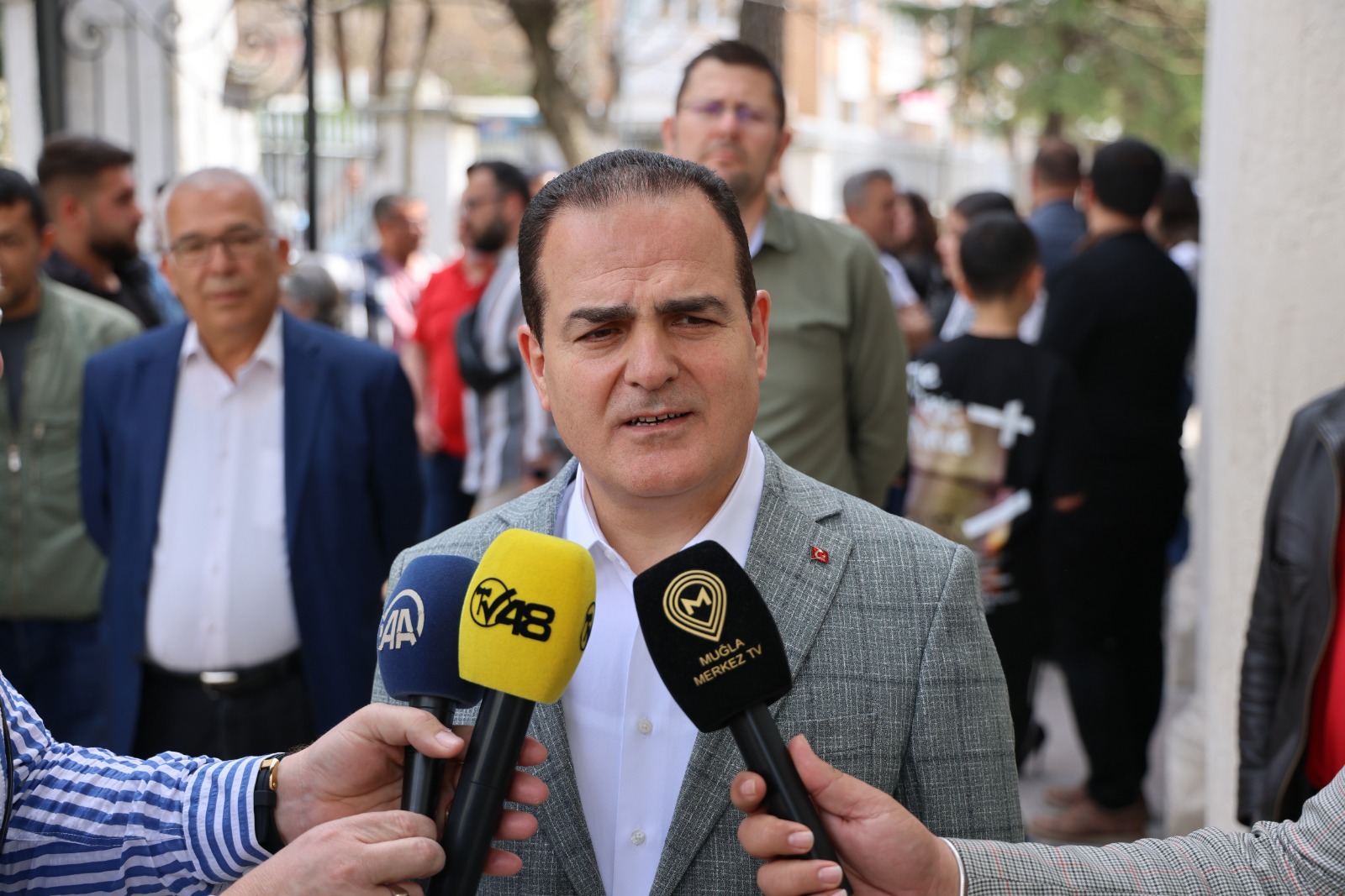 Vali İdris Akbıyık, Oyunu Kullandı (2)