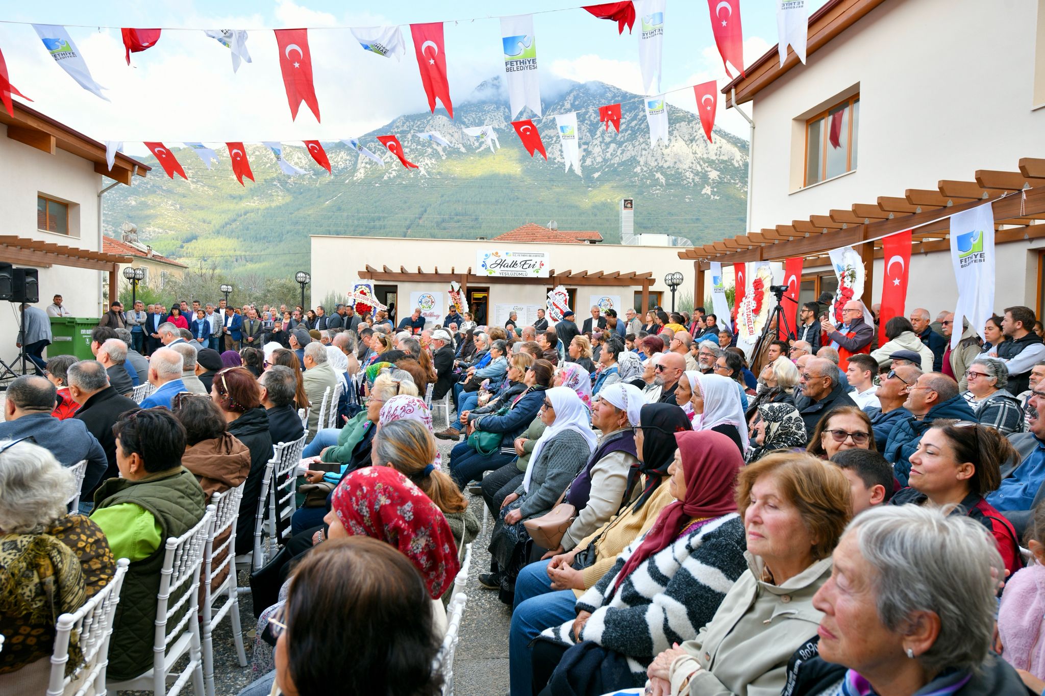 Yumurta Üretim Çiftliği Ve Yeşilüzümlü Halkevi Hizmete Açıldı (4)