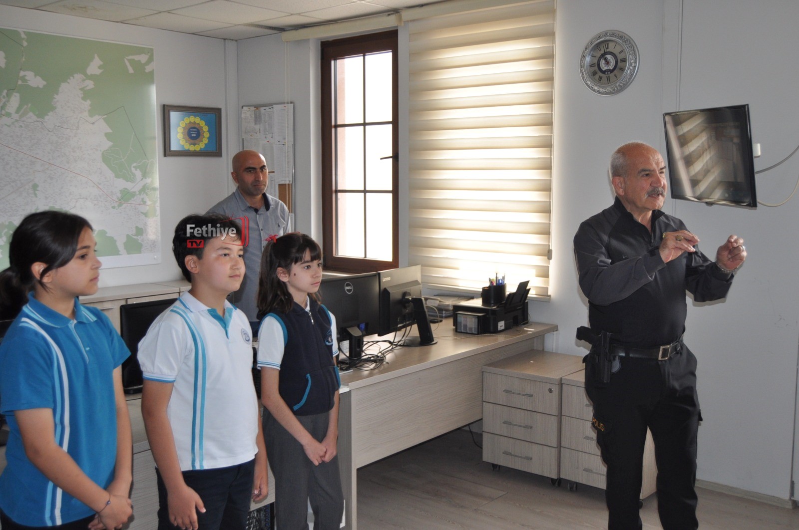 Emniyet Müdürü Dadaşoğlu, Görevi Öğrenci Miray’a Bıraktı (8)