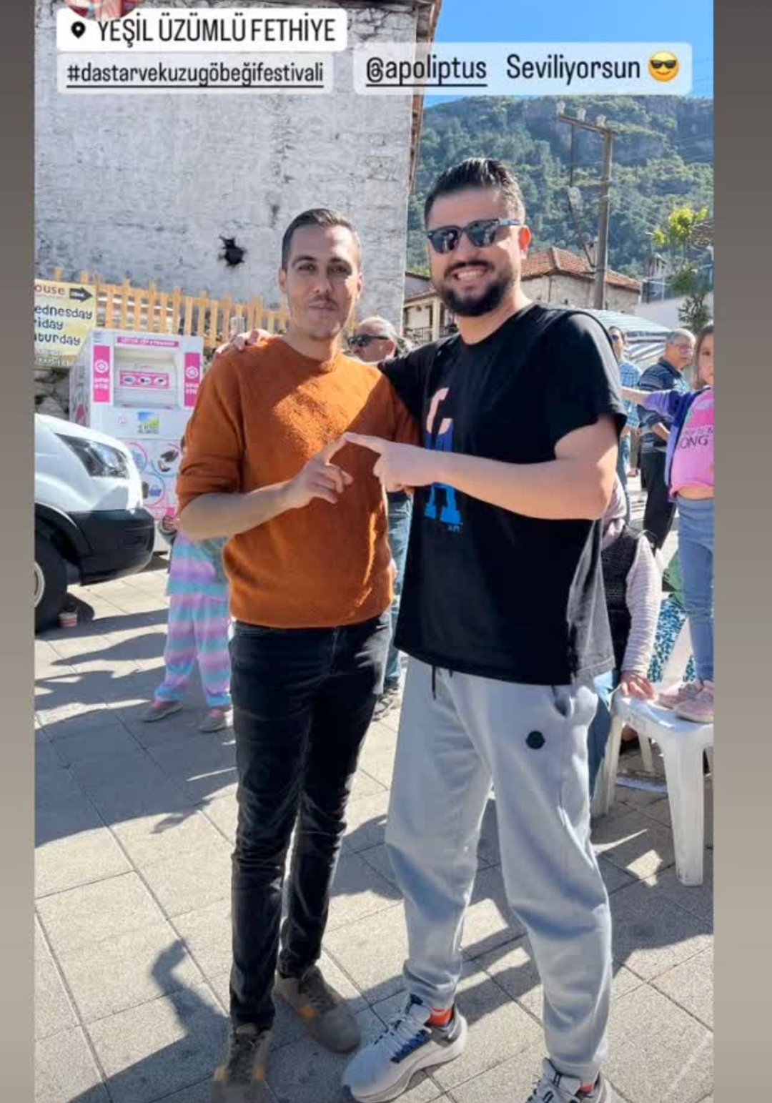 Fenomen Apoliptus, Festivale Renk Kattı (7)