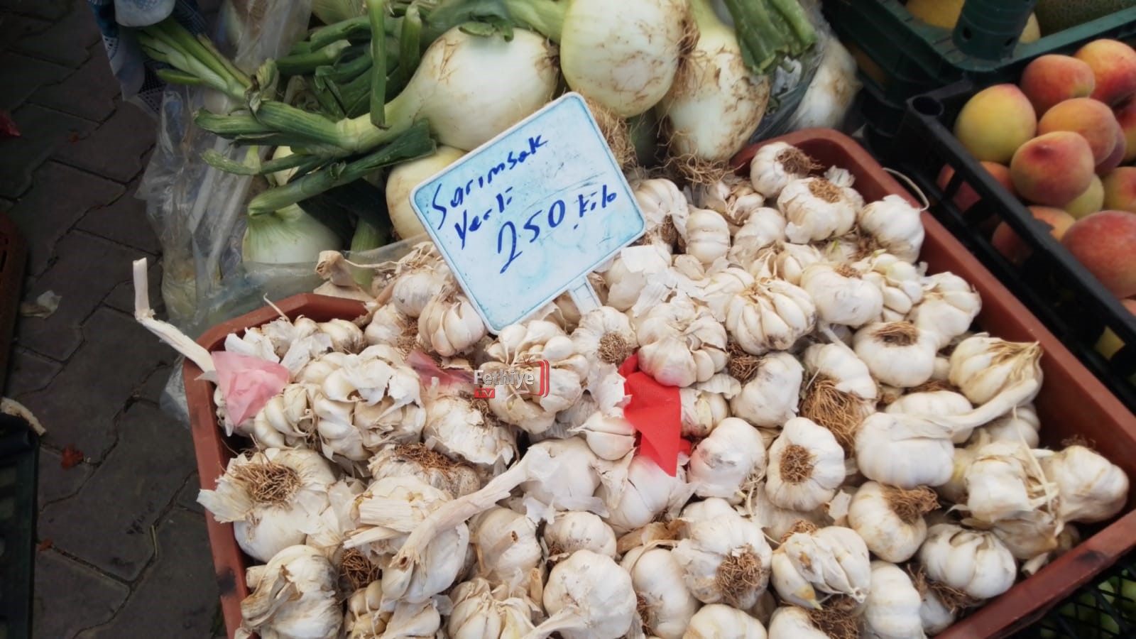 Fethiye'de Pazarda Dudak Uçuklatan Fiyatlar (11)