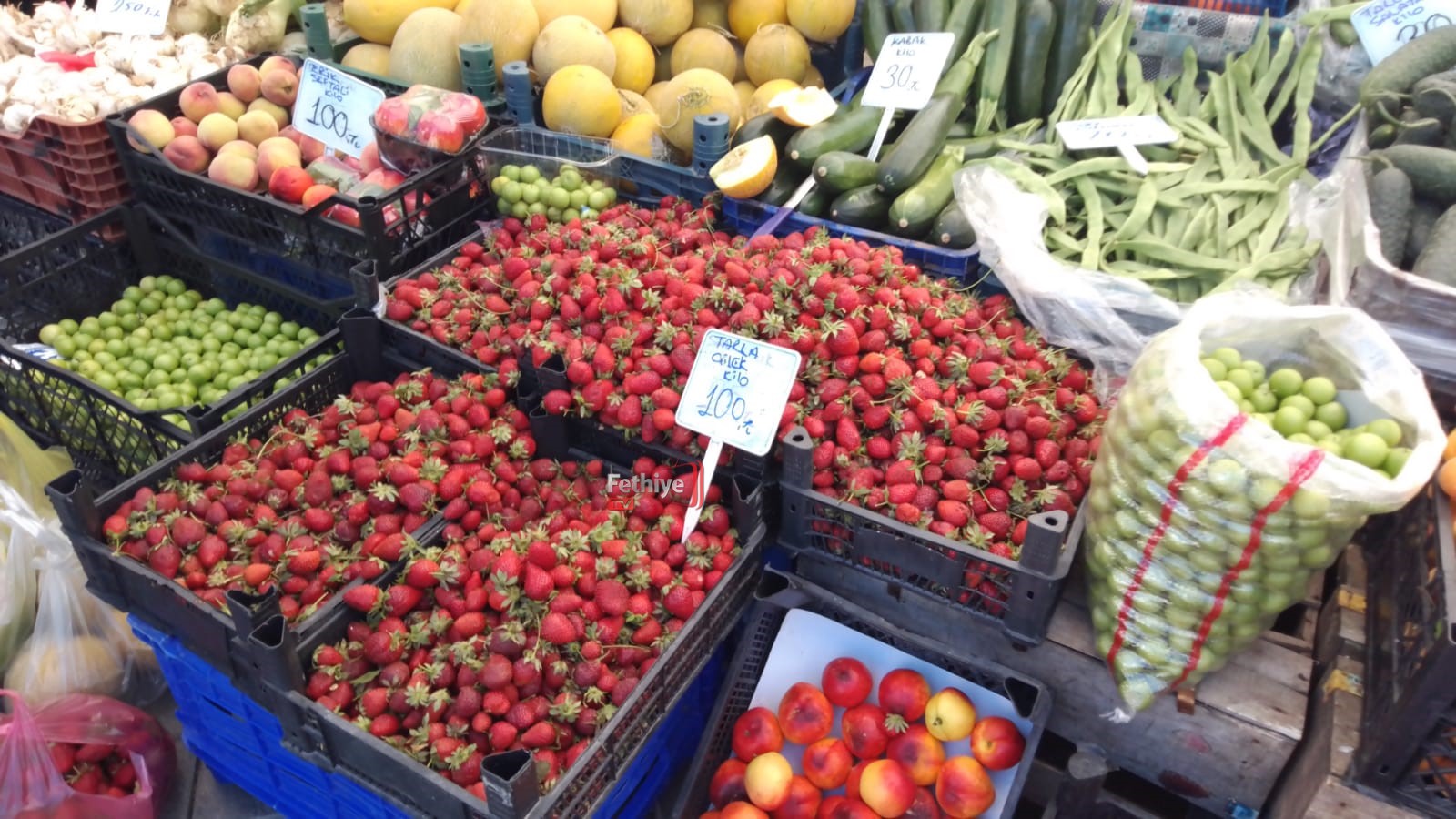 Fethiye'de Pazarda Dudak Uçuklatan Fiyatlar (12)