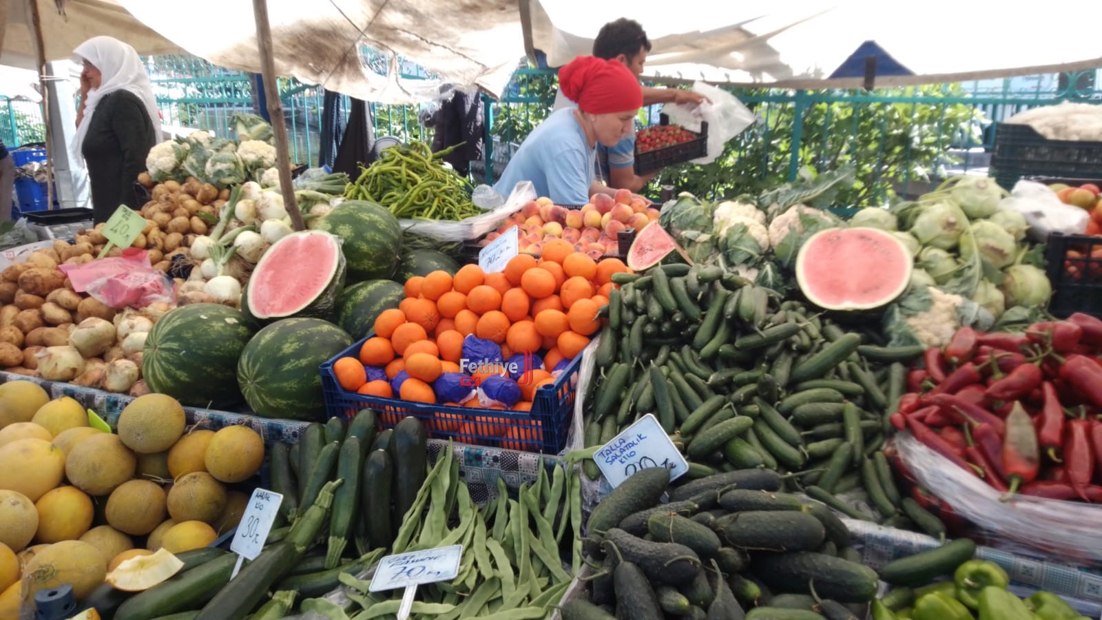 Fethiye'de Pazarda Dudak Uçuklatan Fiyatlar (2)
