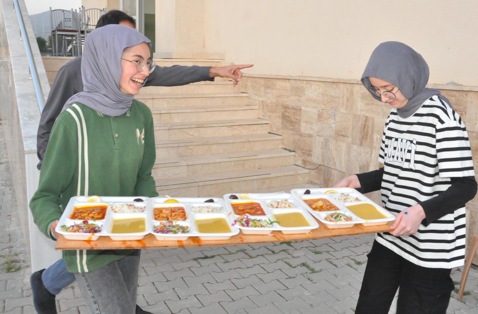 Hafız İho Öğrenci Velileri Okulda İftarda Bir Araya Geldiler (14)