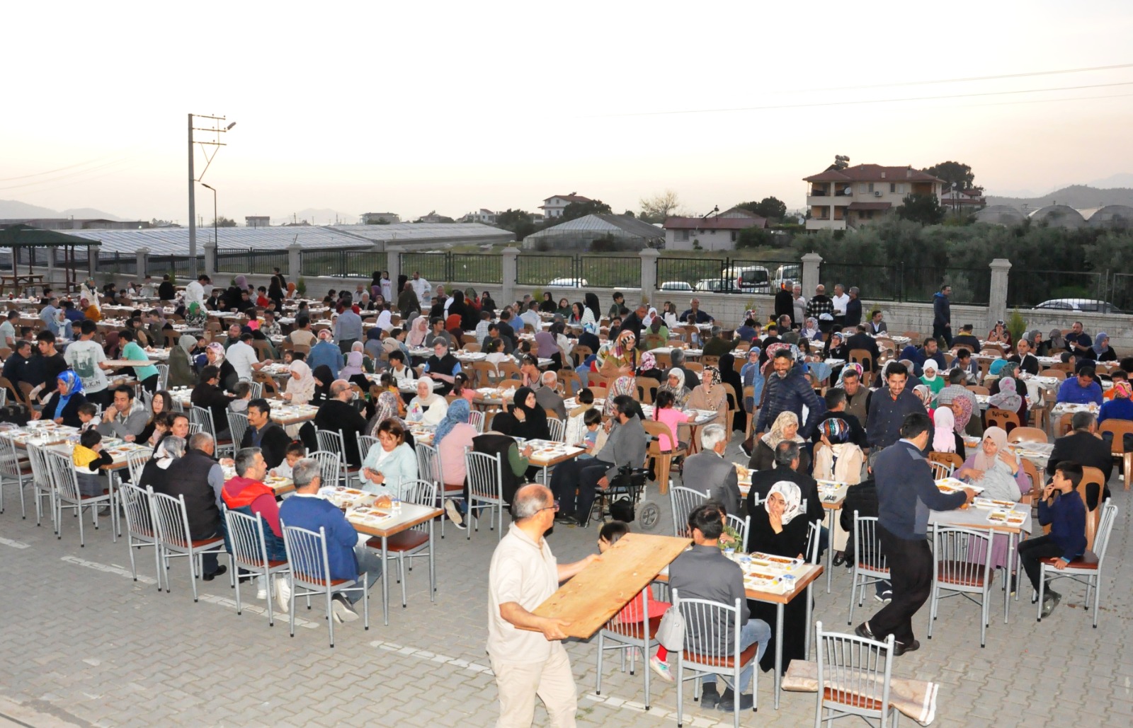 Hafız İho Öğrenci Velileri Okulda İftarda Bir Araya Geldiler (19)