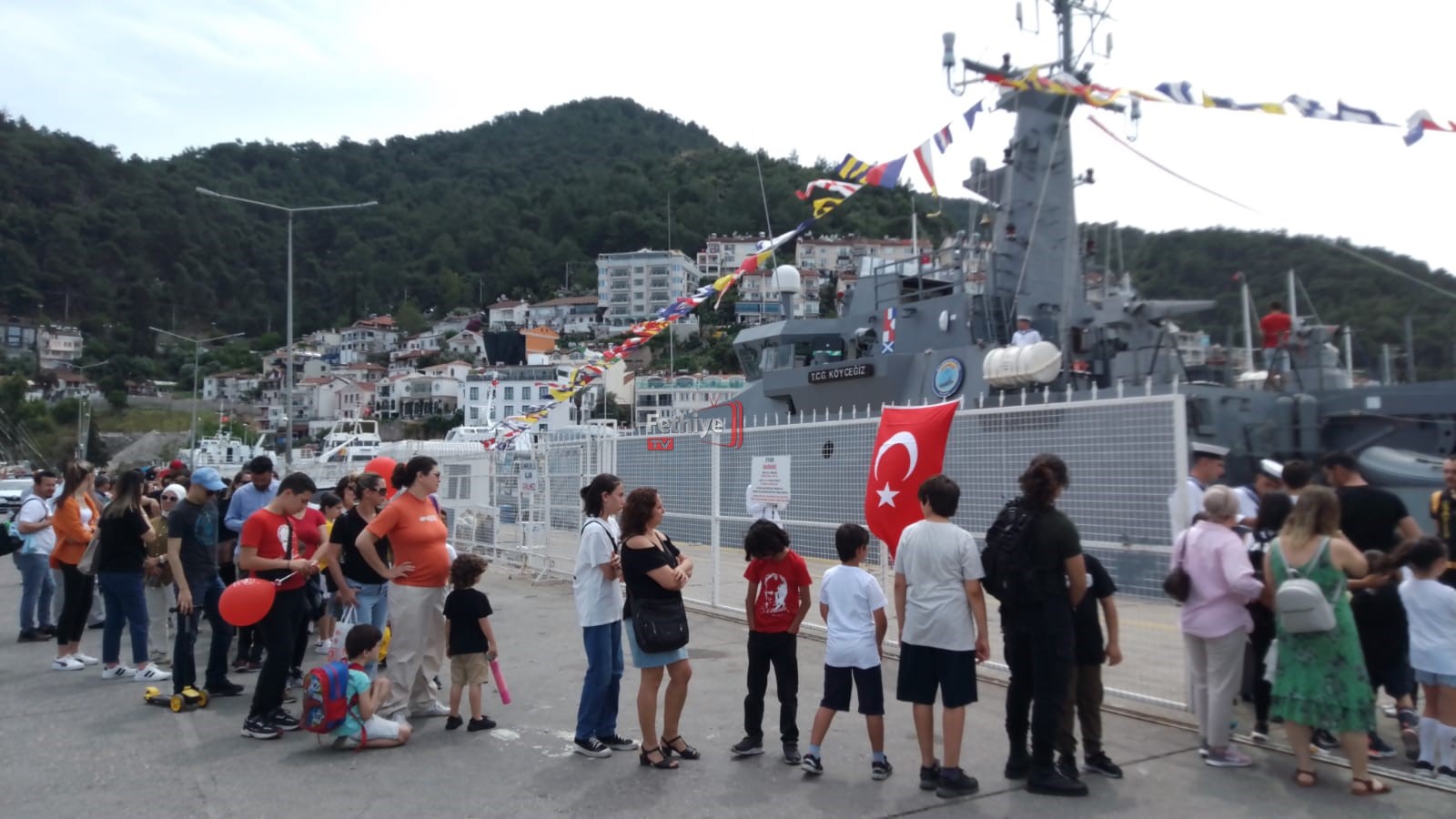 Halkın Ziyaretine Açılan, Askeri Gemiye Büyük İlgi Oldu (22)